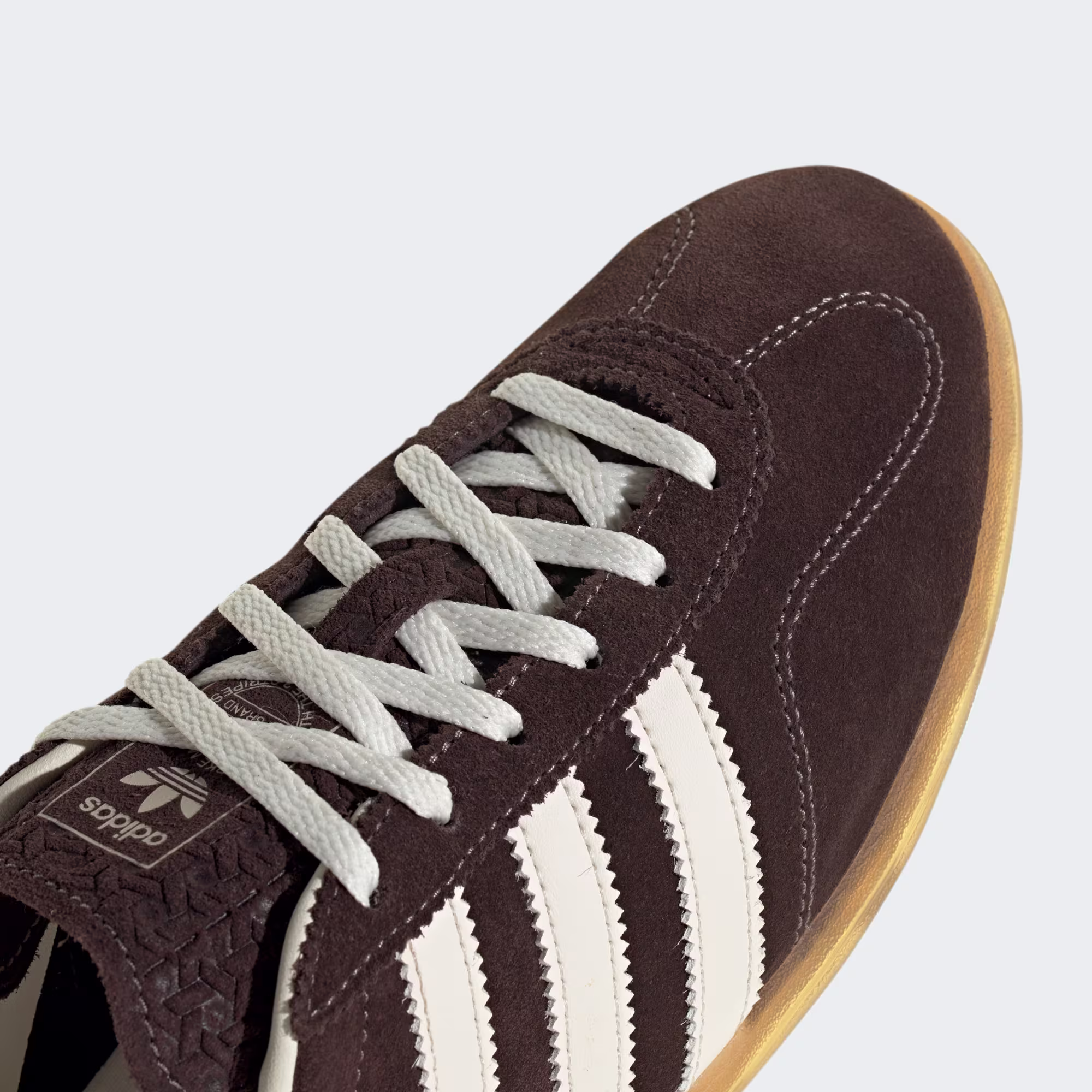 Adidas ქალის სპორტული ფეხსაცმელი