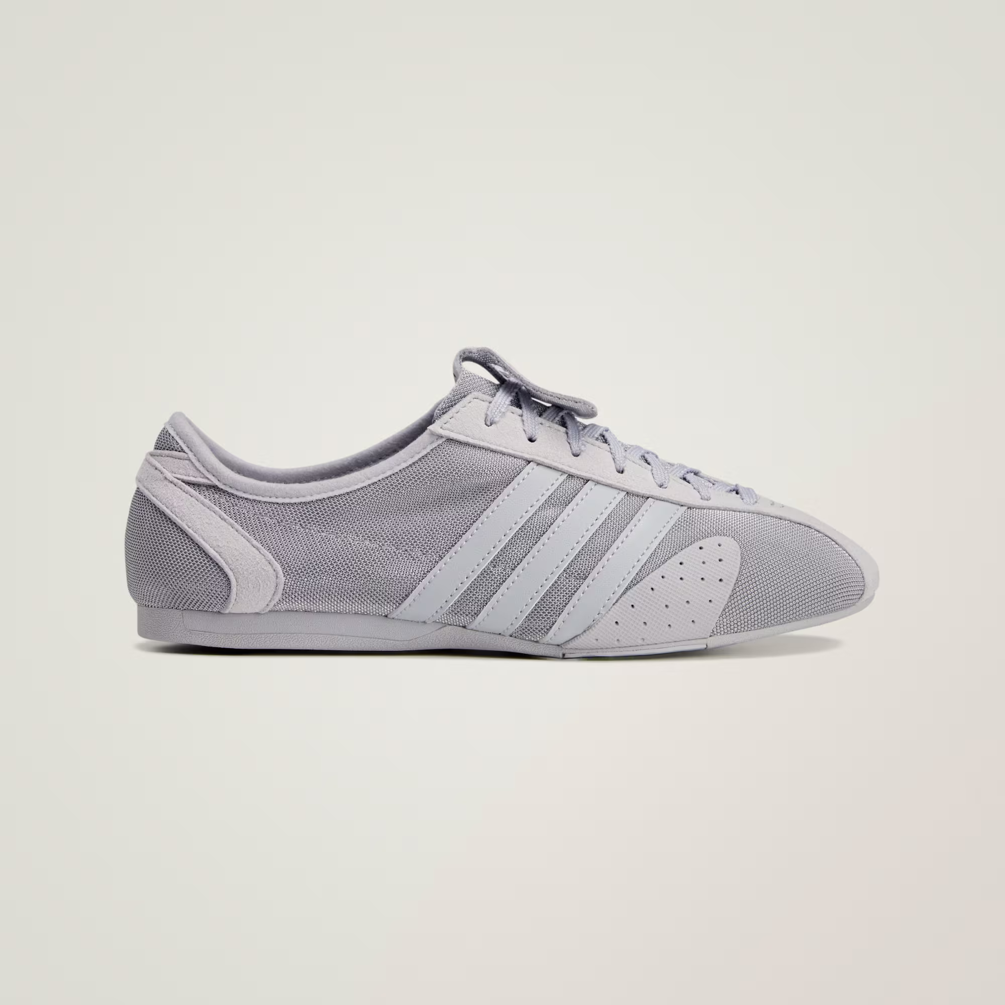 Adidas ქალის სპორტული ფეხსაცმელი