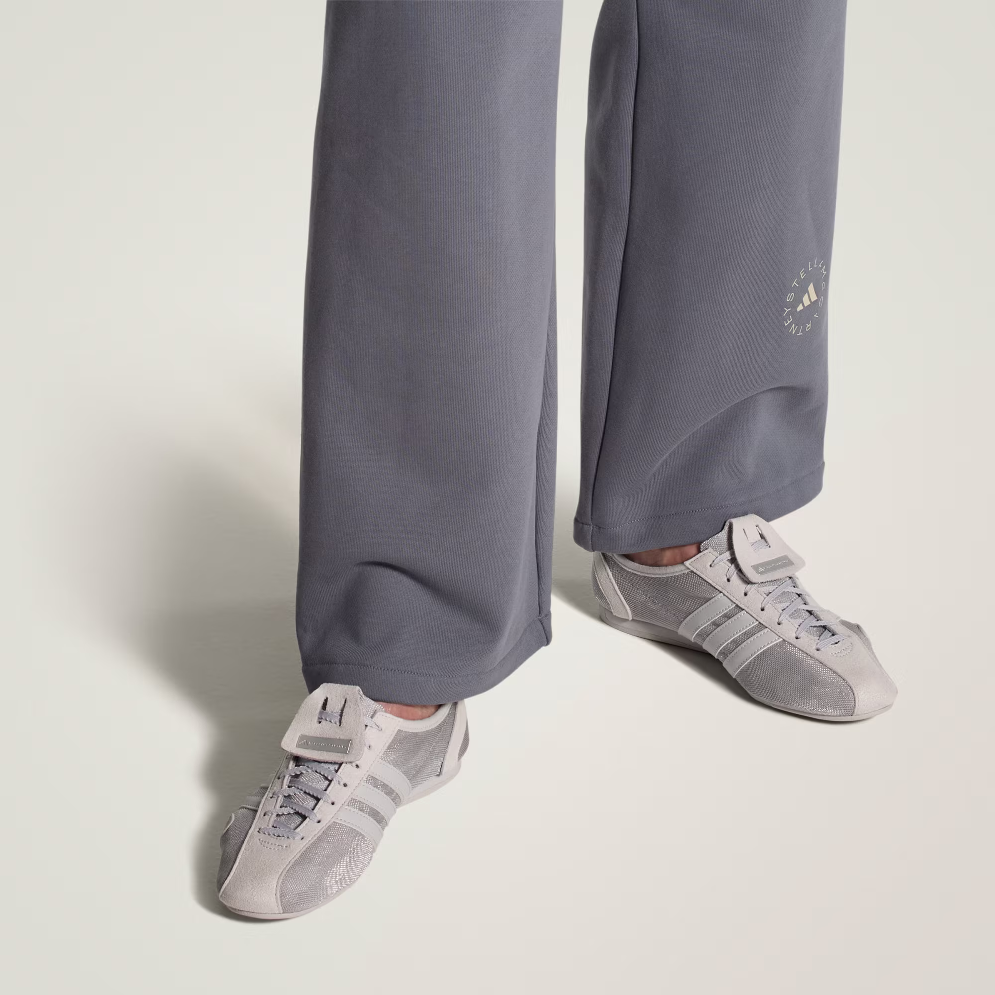 Adidas ქალის სპორტული ფეხსაცმელი