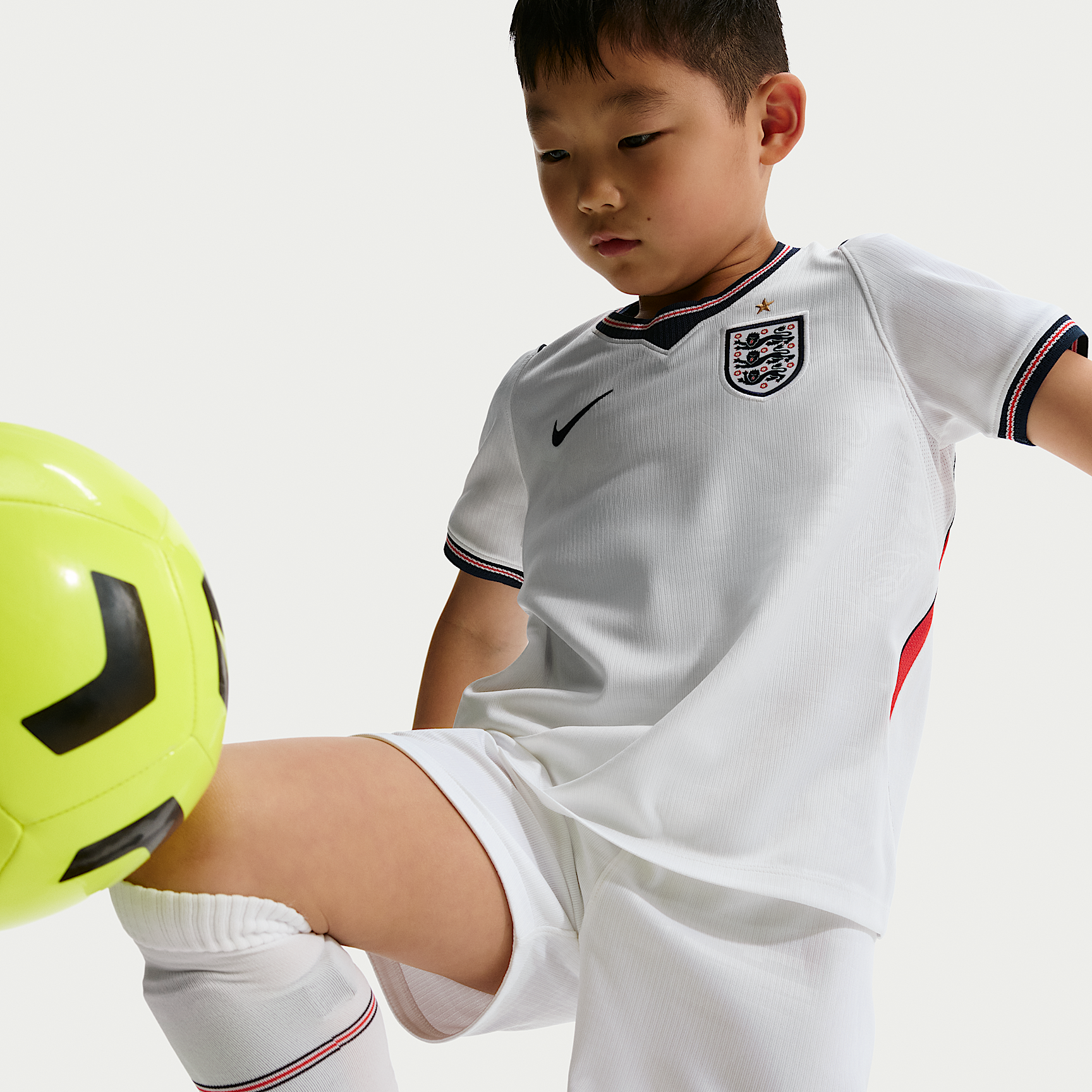 Nike ბავშვის სპორტული კომპლექტი