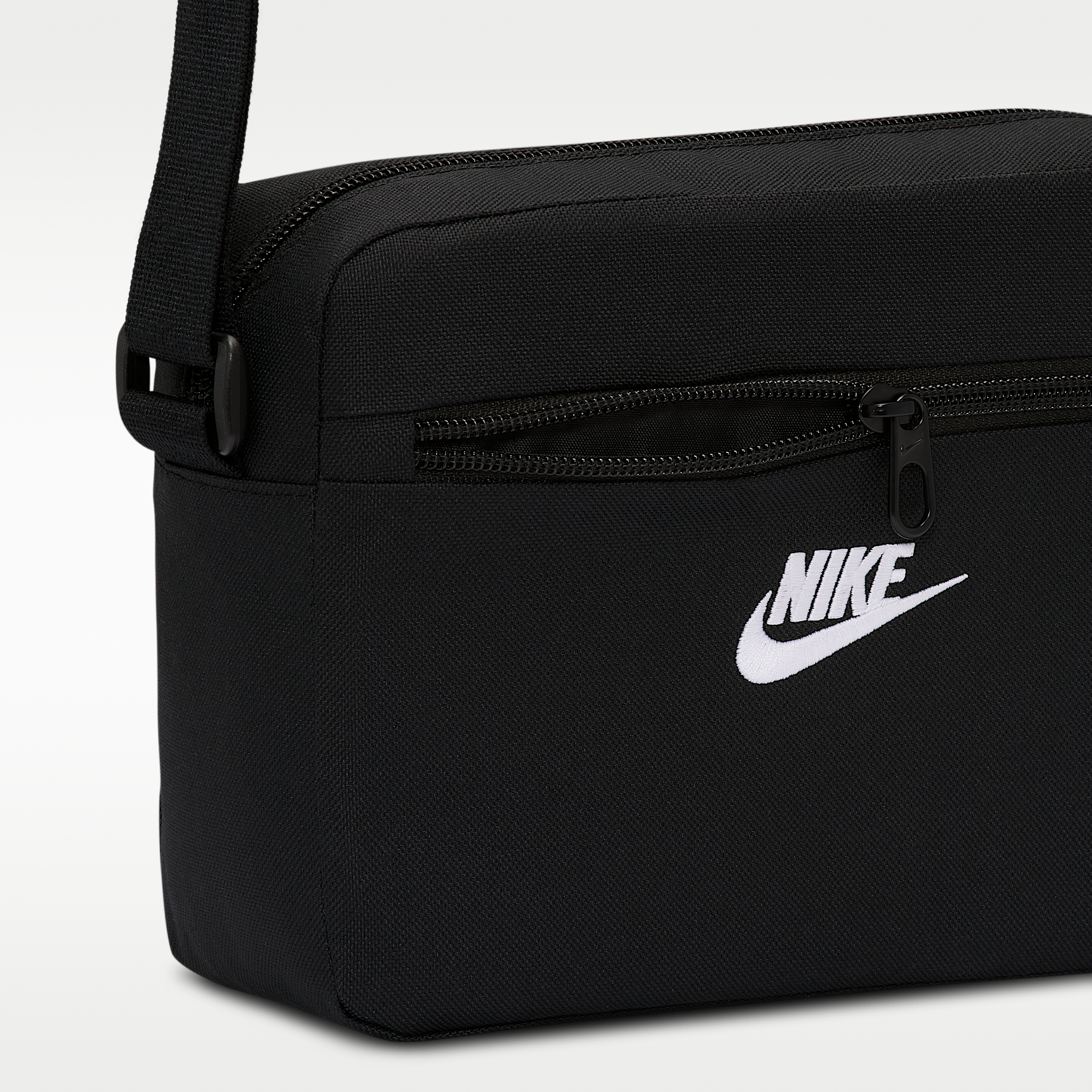 Nike ჩანთა