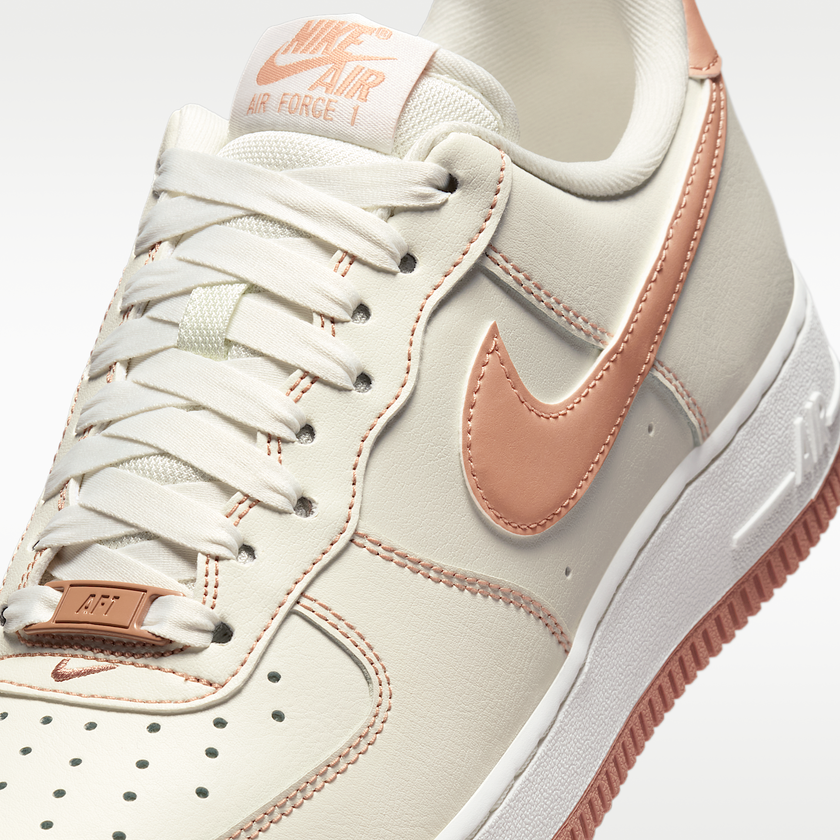 Nike ქალის სპორტული ფეხსაცმელი