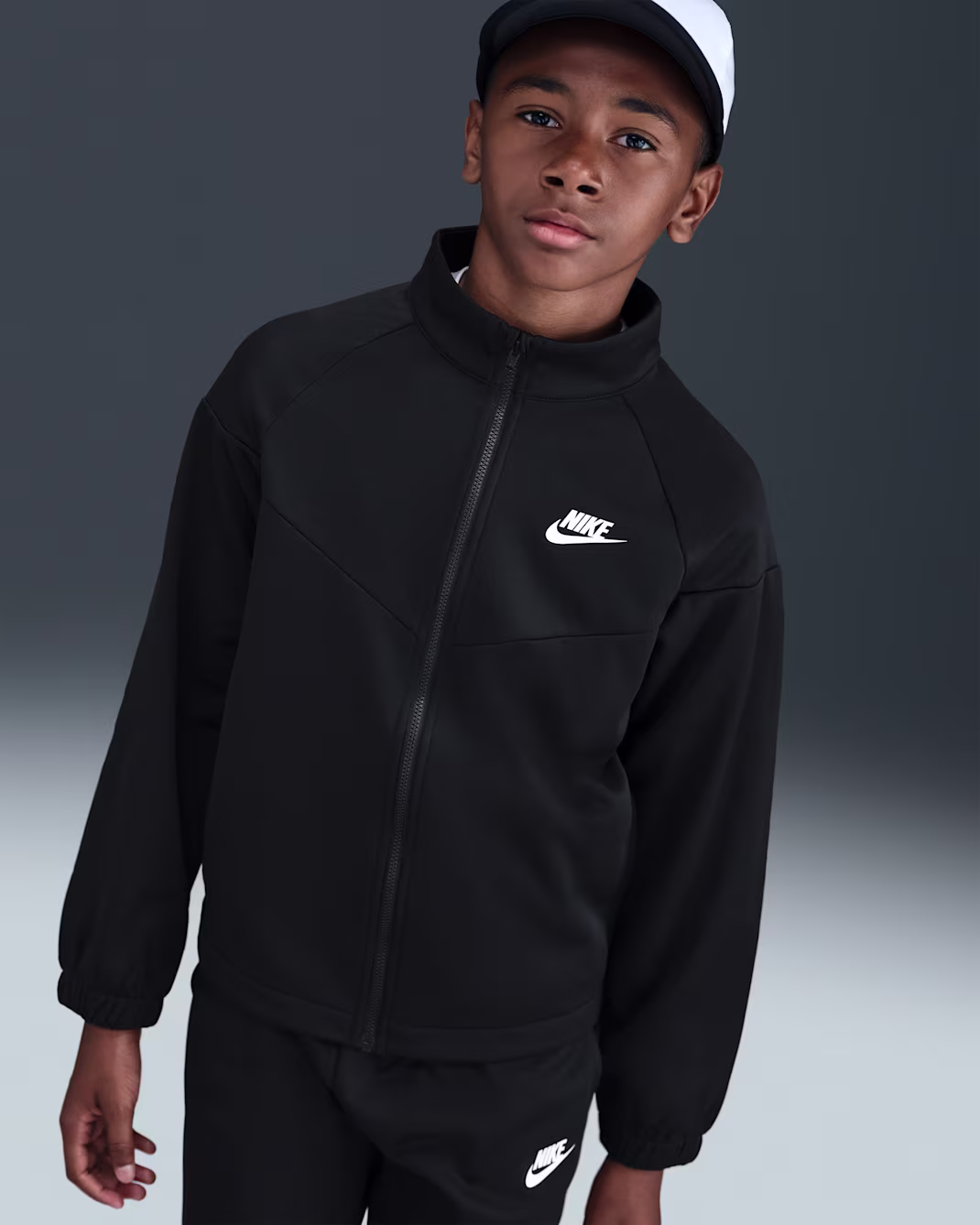 Nike ბავშვის სპორტული კომპლექტი