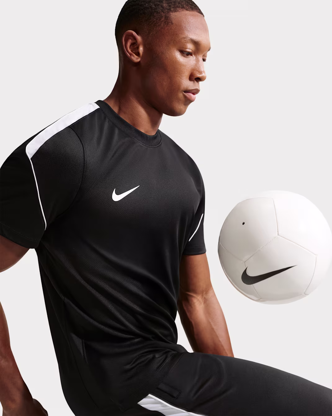 Nike მამაკაცის მაისური