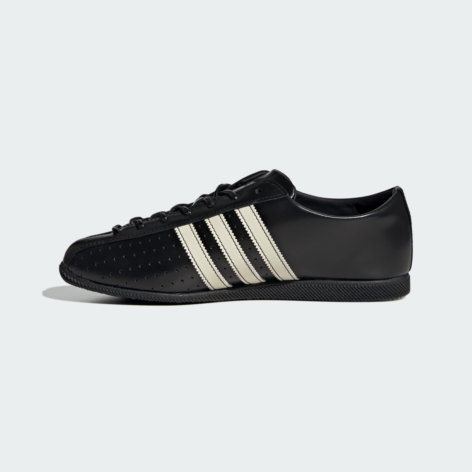 Adidas ქალის სპორტული ფეხსაცმელი