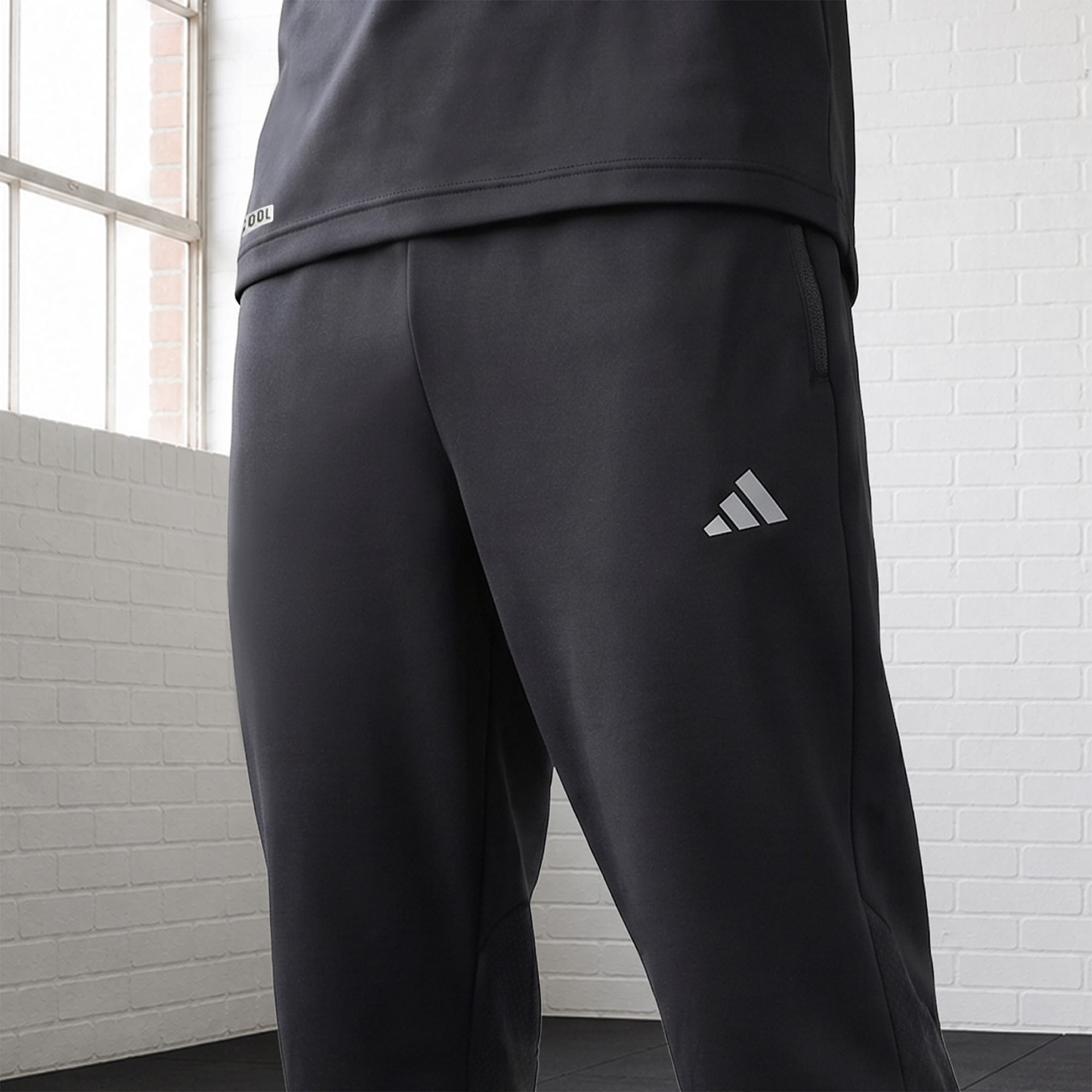 Adidas მამაკაცის შარვალი