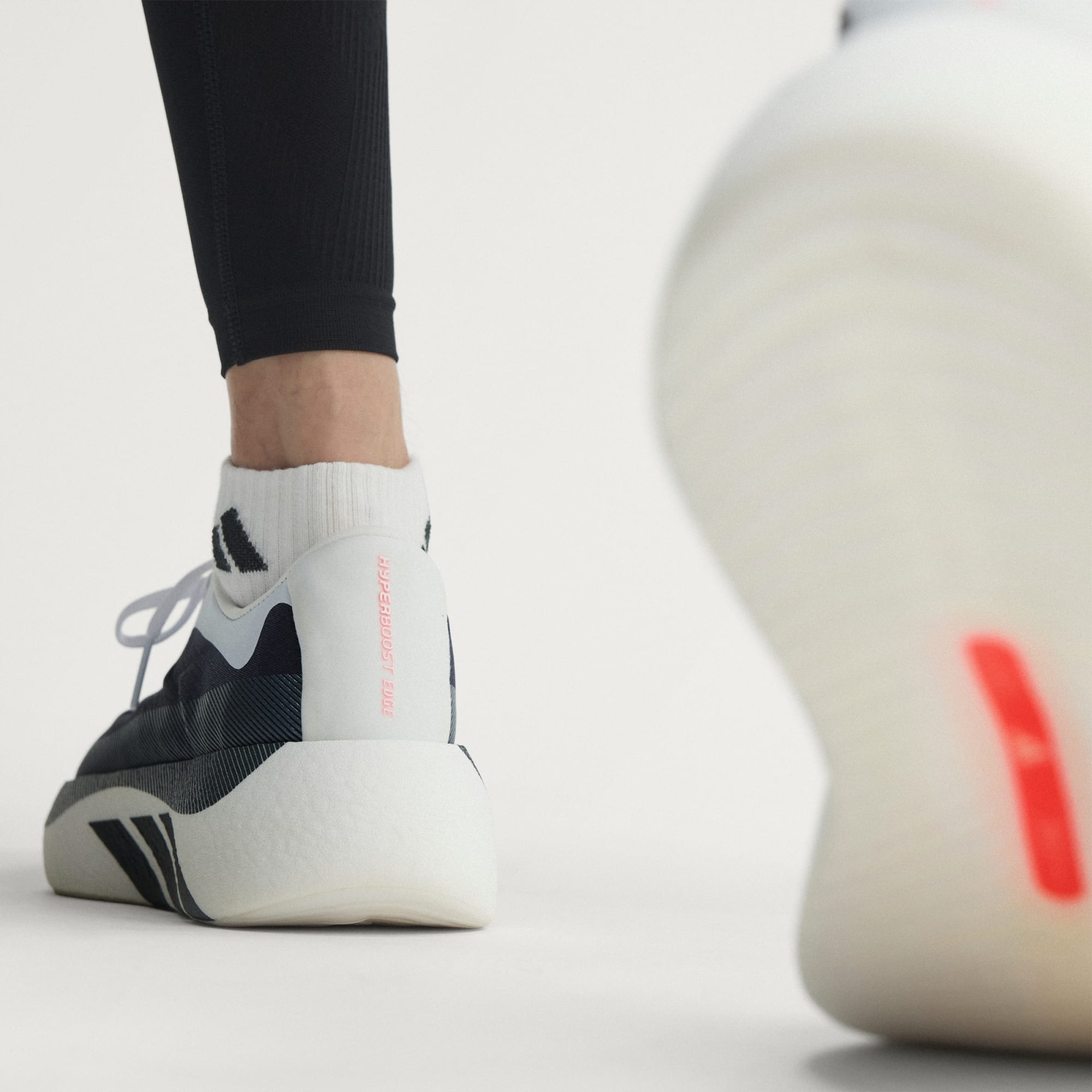 Adidas მამაკაცის სპორტული ფეხსაცმელი
