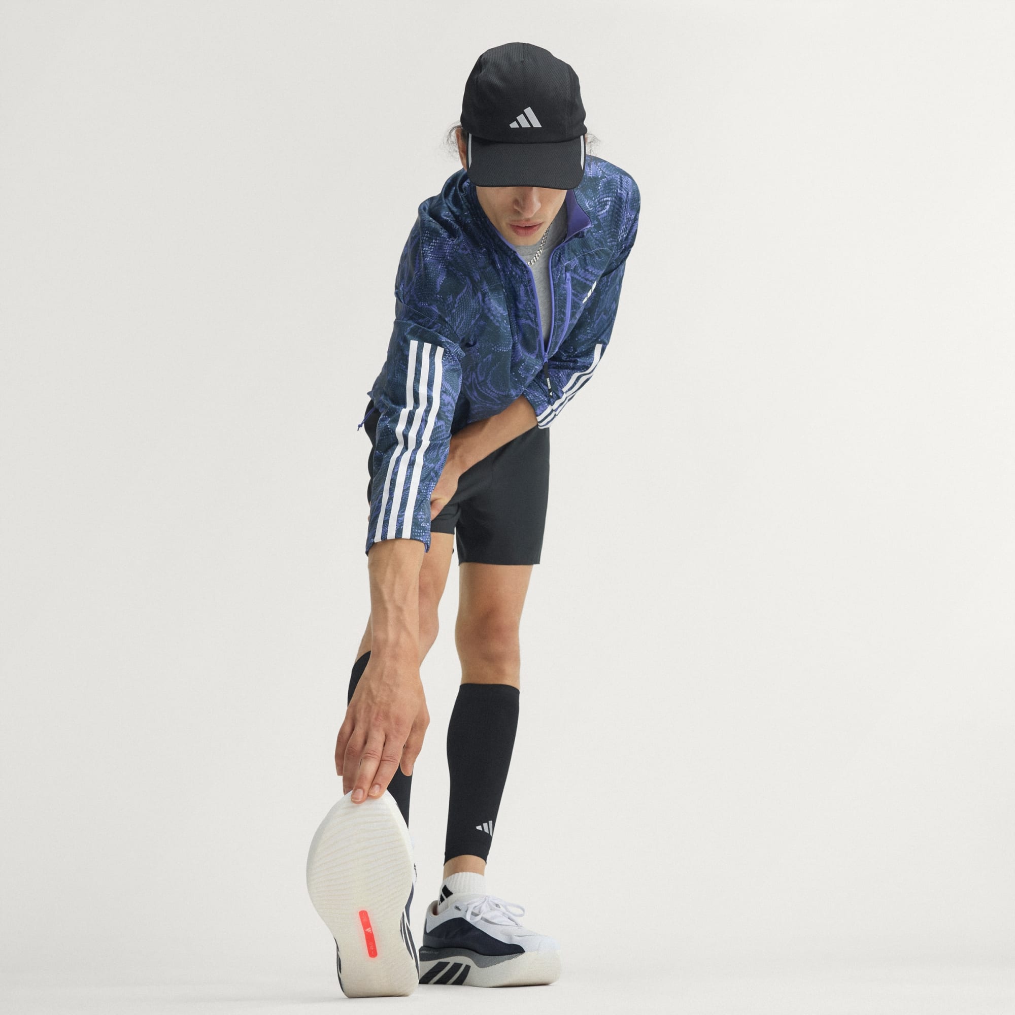 Adidas მამაკაცის სპორტული ფეხსაცმელი
