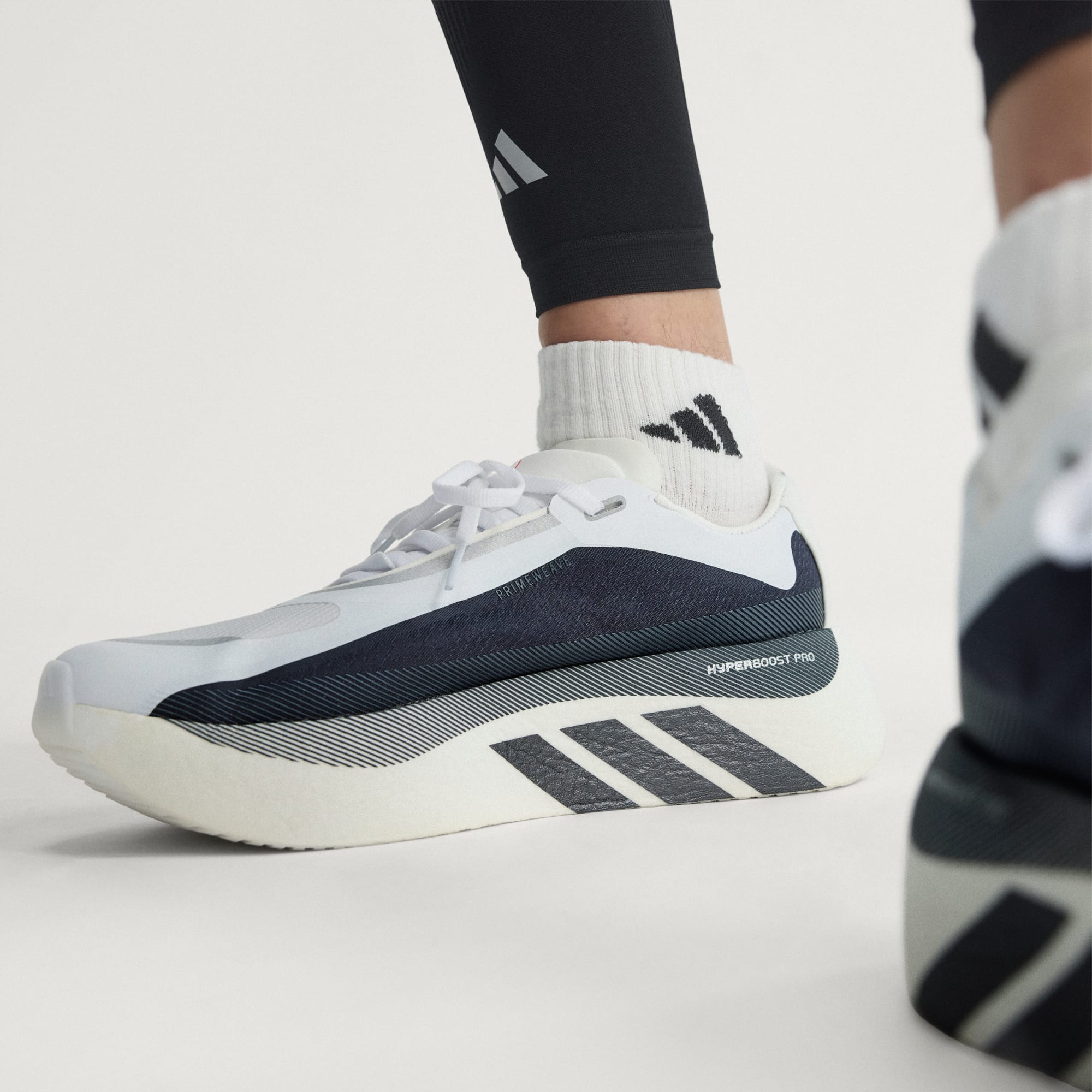 Adidas მამაკაცის სპორტული ფეხსაცმელი