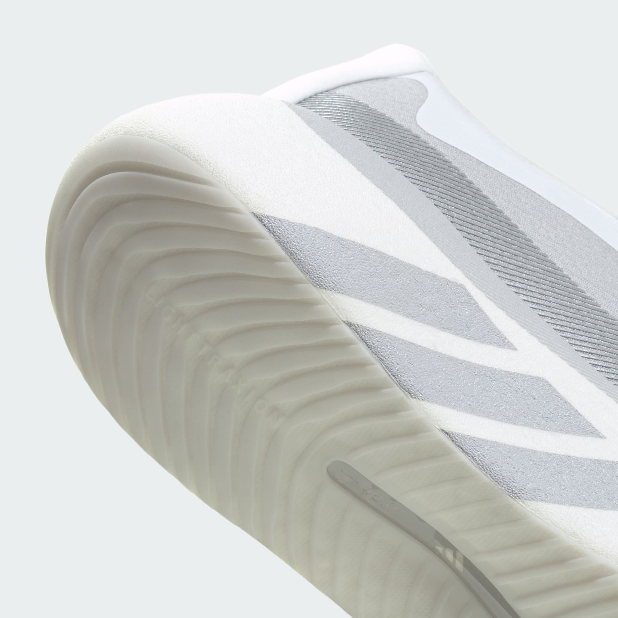 Adidas მამაკაცის სპორტული ფეხსაცმელი