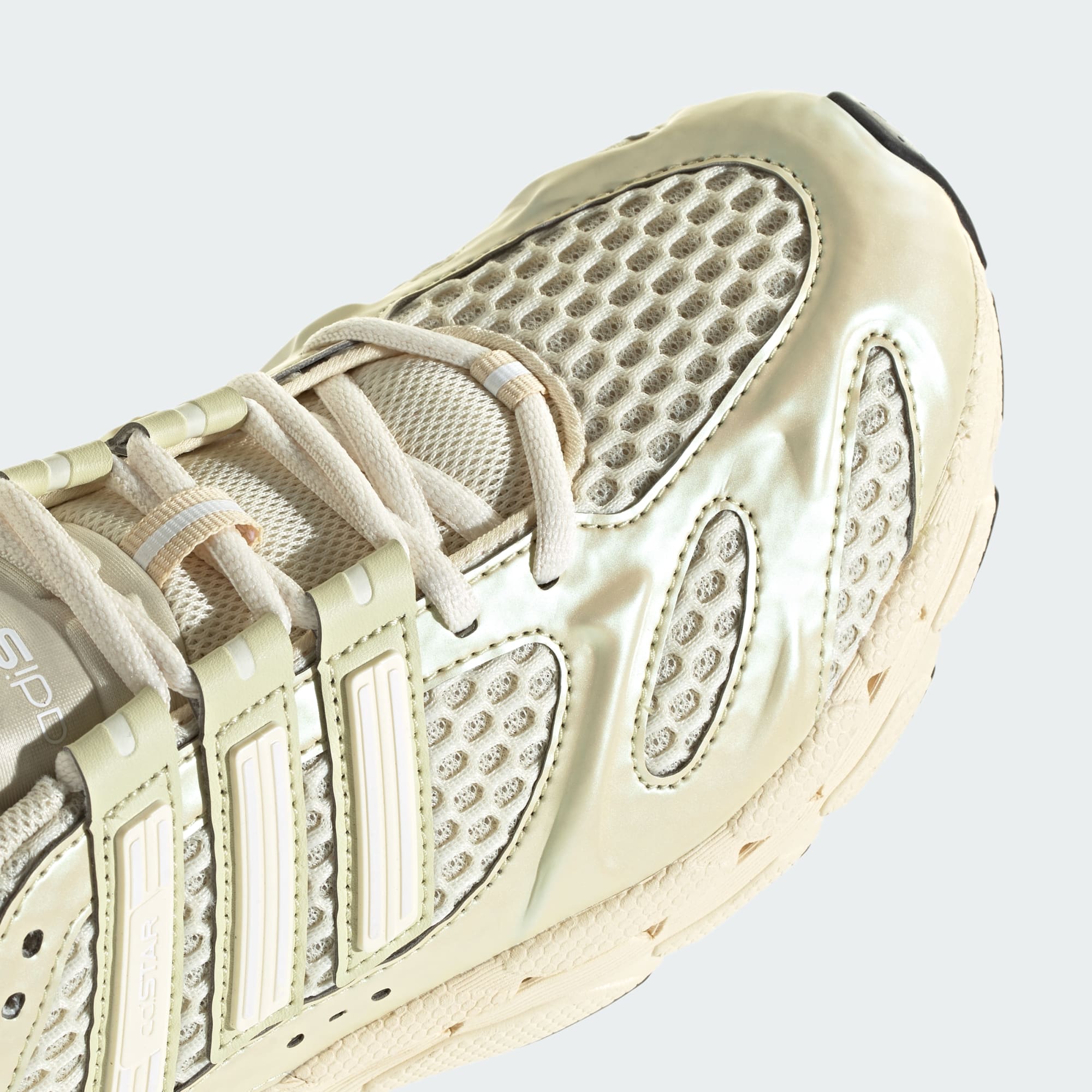 Adidas ქალის სპორტული ფეხსაცმელი