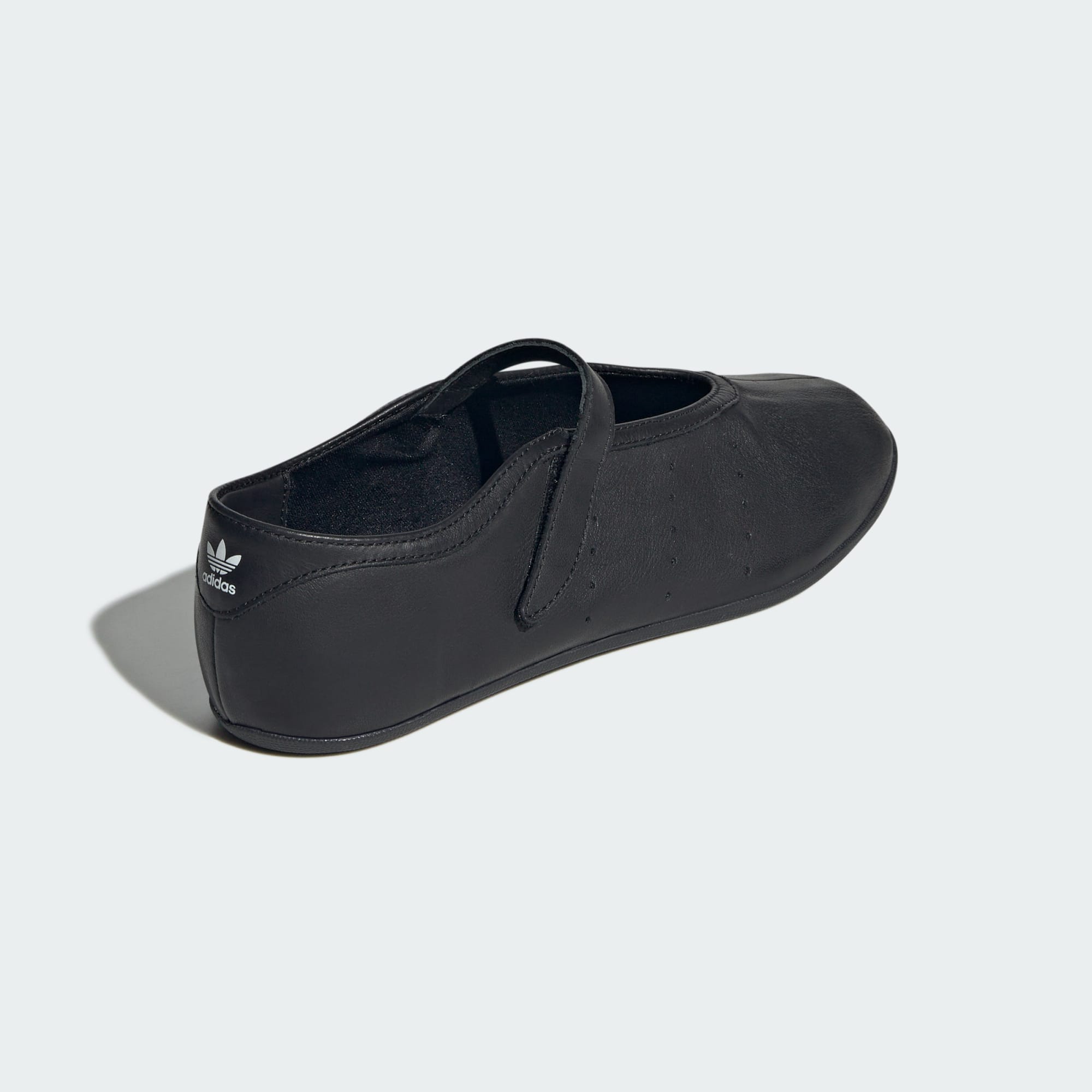 Adidas ქალის სპორტული ფეხსაცმელი