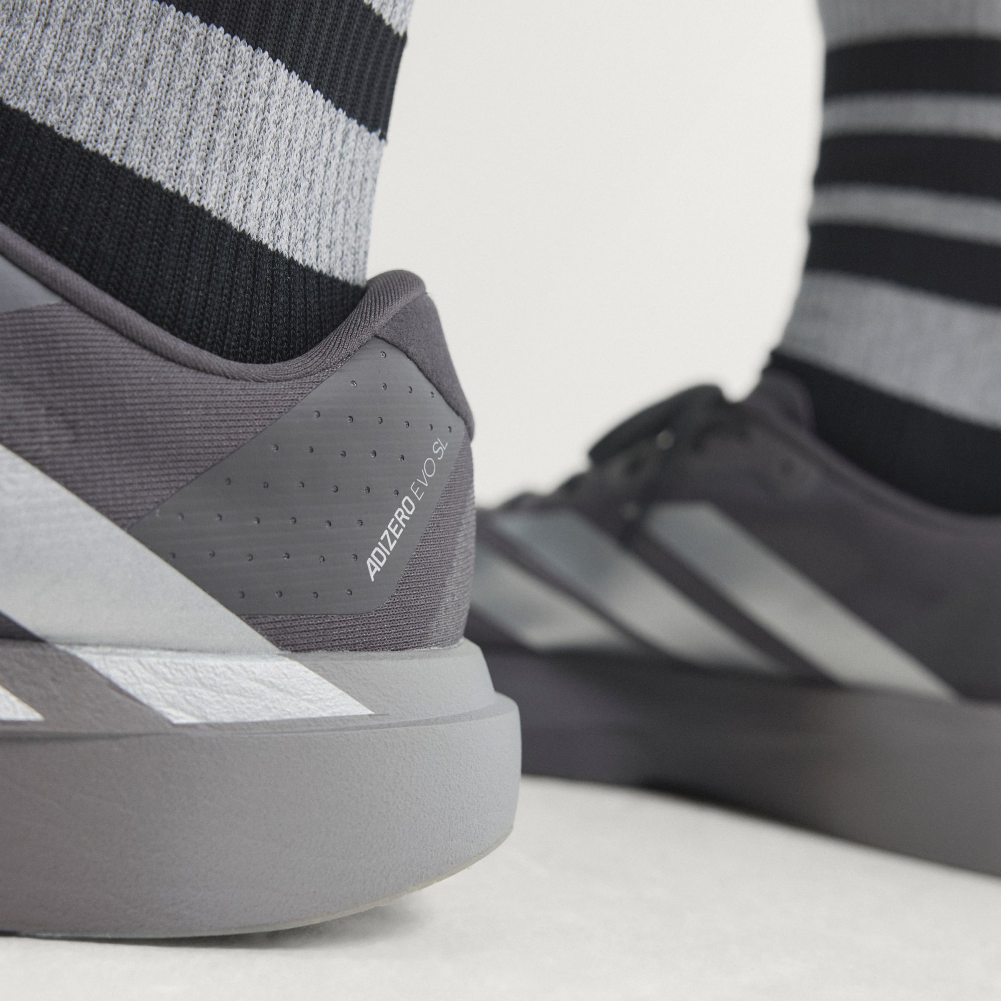 Adidas მამაკაცის სპორტული ფეხსაცმელი