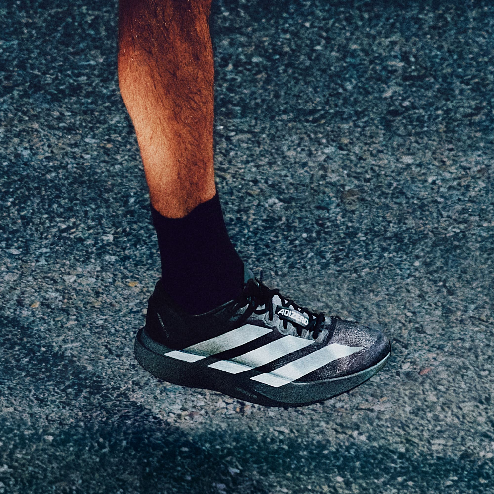 Adidas მამაკაცის სპორტული ფეხსაცმელი