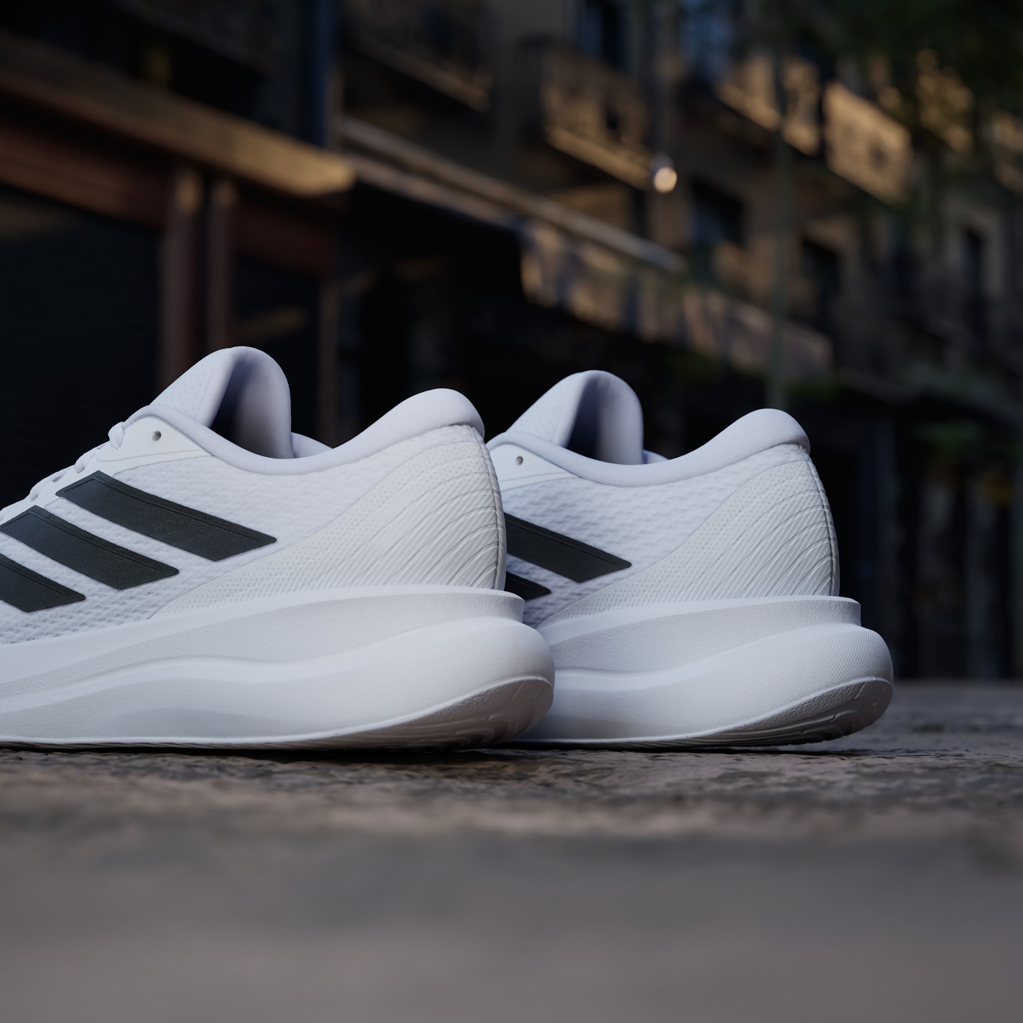 Adidas ქალის სპორტული ფეხსაცმელი
