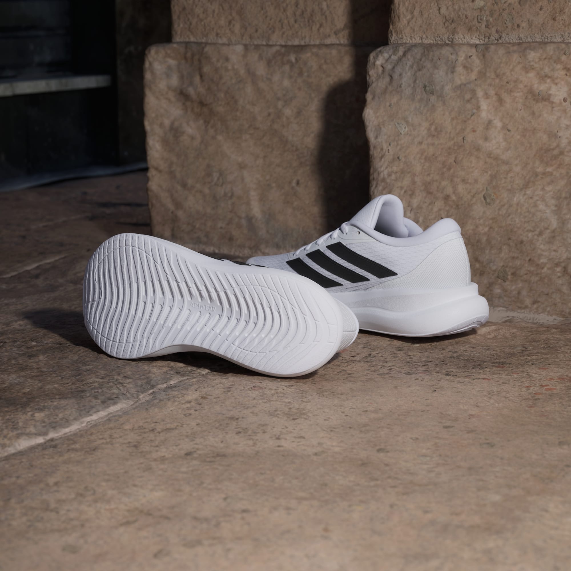 Adidas ქალის სპორტული ფეხსაცმელი
