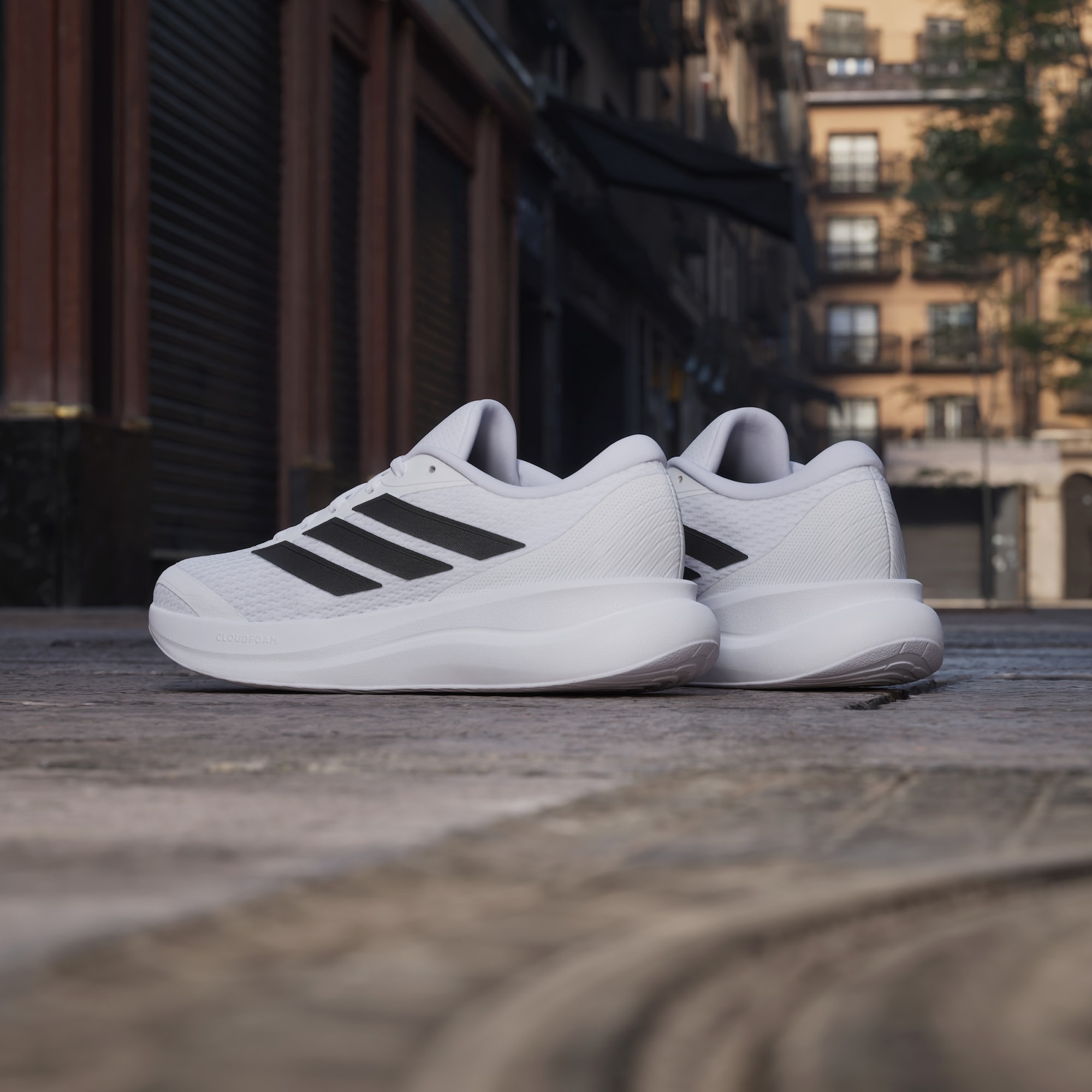 Adidas ქალის სპორტული ფეხსაცმელი