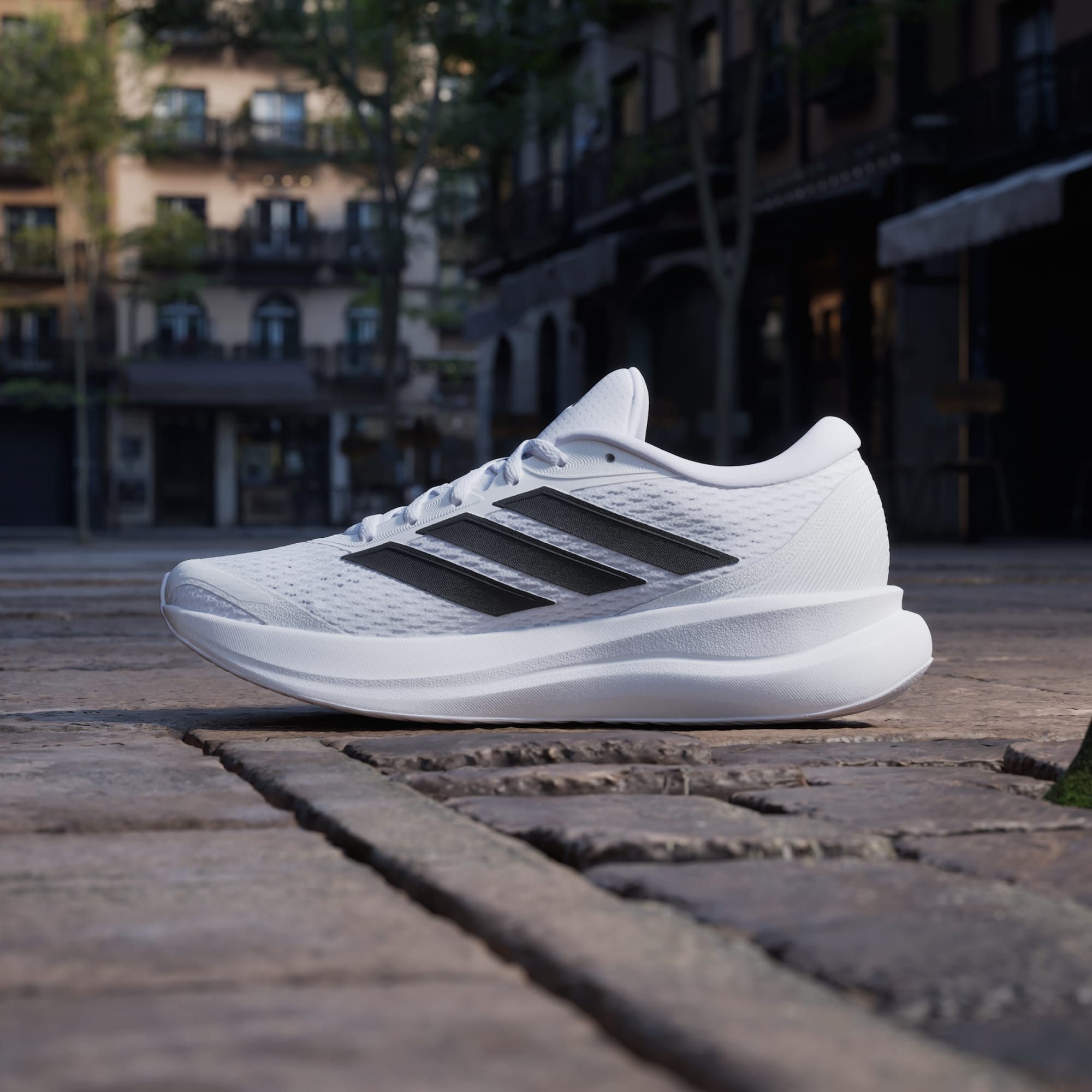 Adidas ქალის სპორტული ფეხსაცმელი