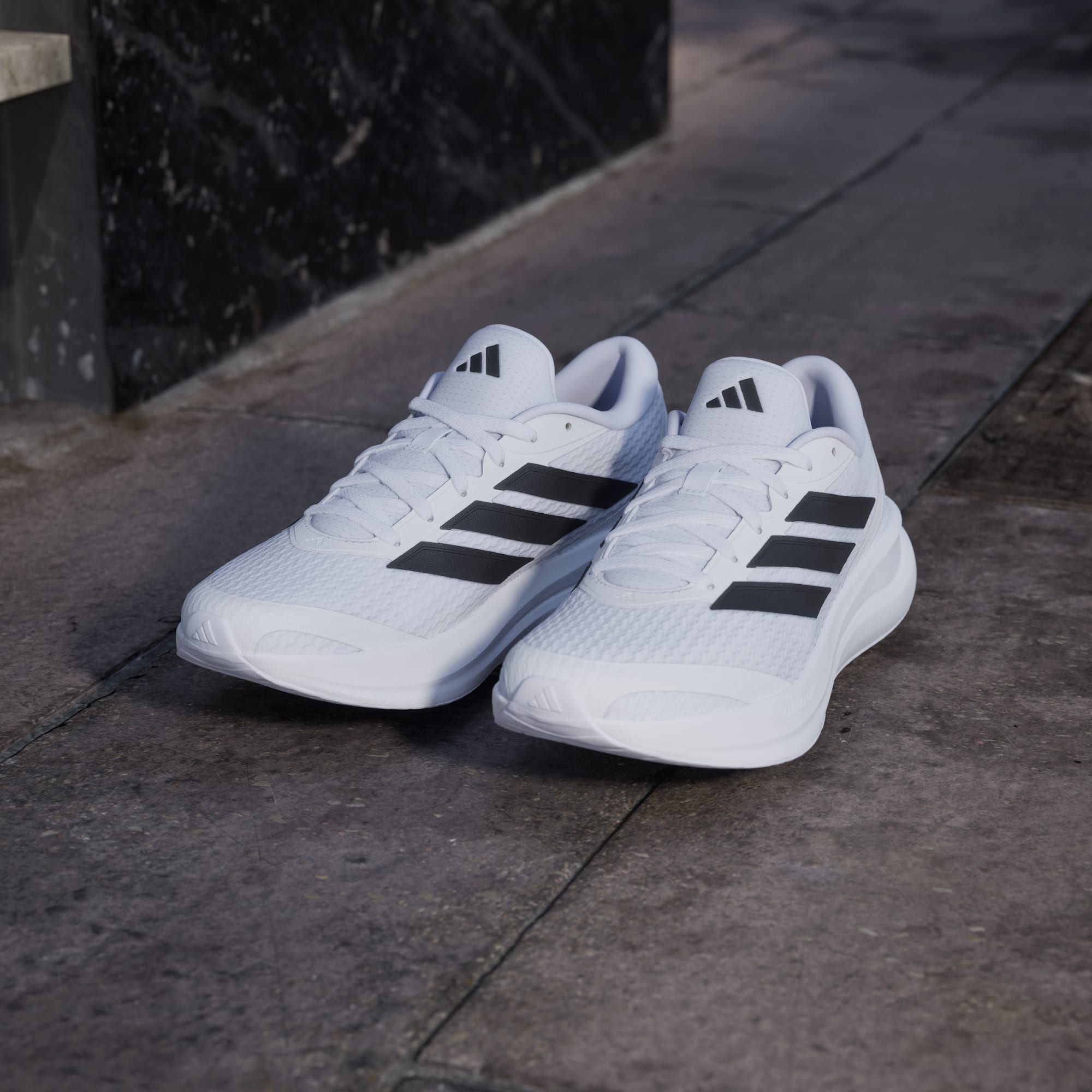 Adidas ქალის სპორტული ფეხსაცმელი