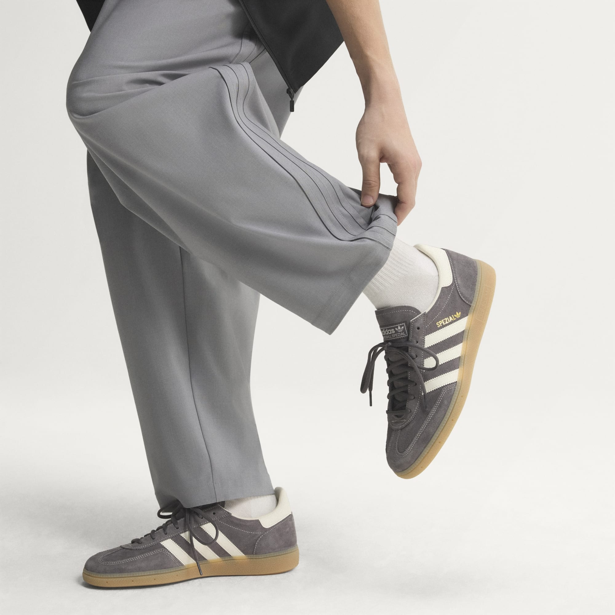 Adidas მამაკაცის სპორტული ფეხსაცმელი