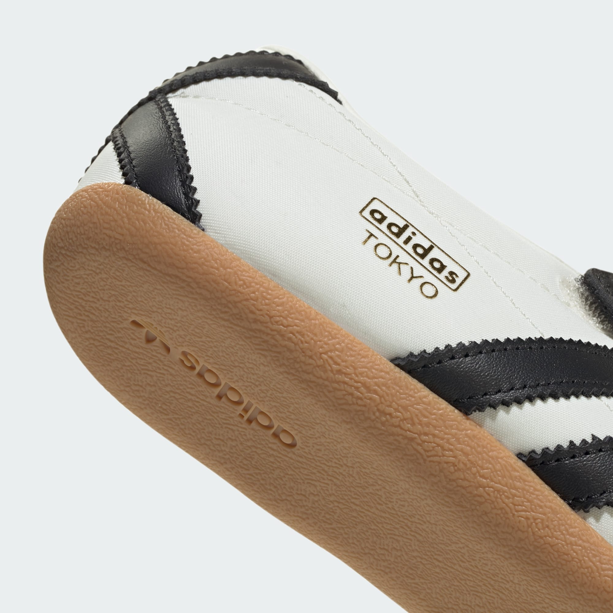 Adidas ქალის სპორტული ფეხსაცმელი