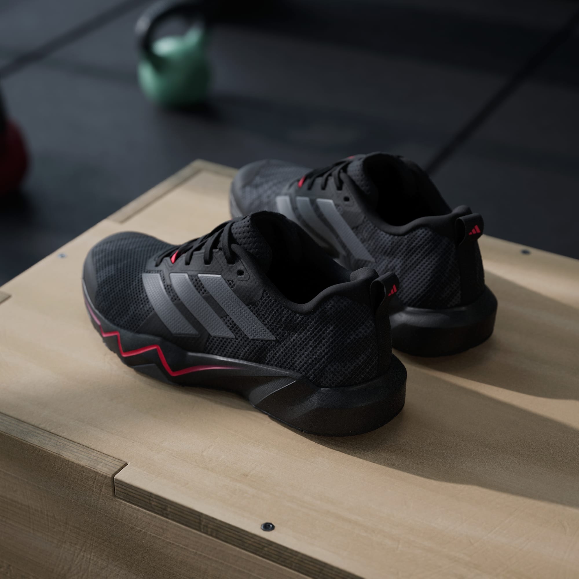 Adidas მამაკაცის სპორტული ფეხსაცმელი