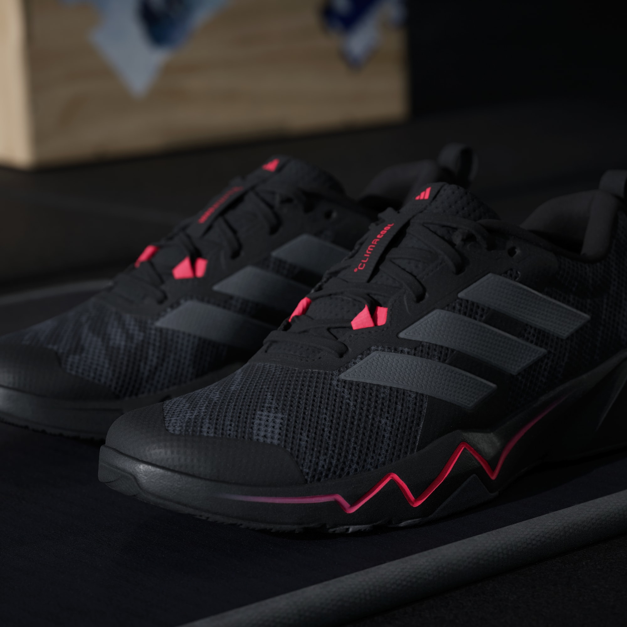 Adidas მამაკაცის სპორტული ფეხსაცმელი