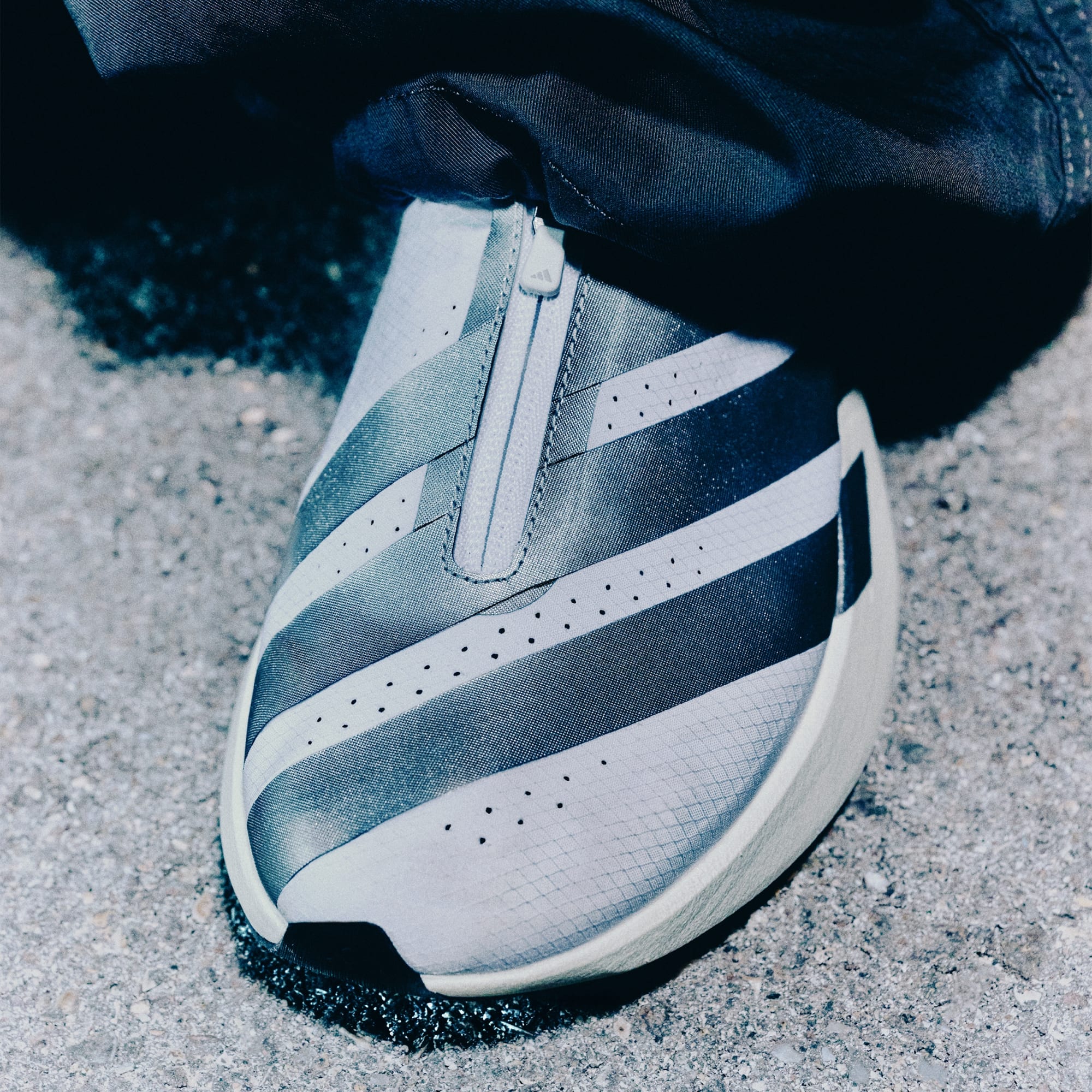 Adidas ქალის სპორტული ფეხსაცმელი
