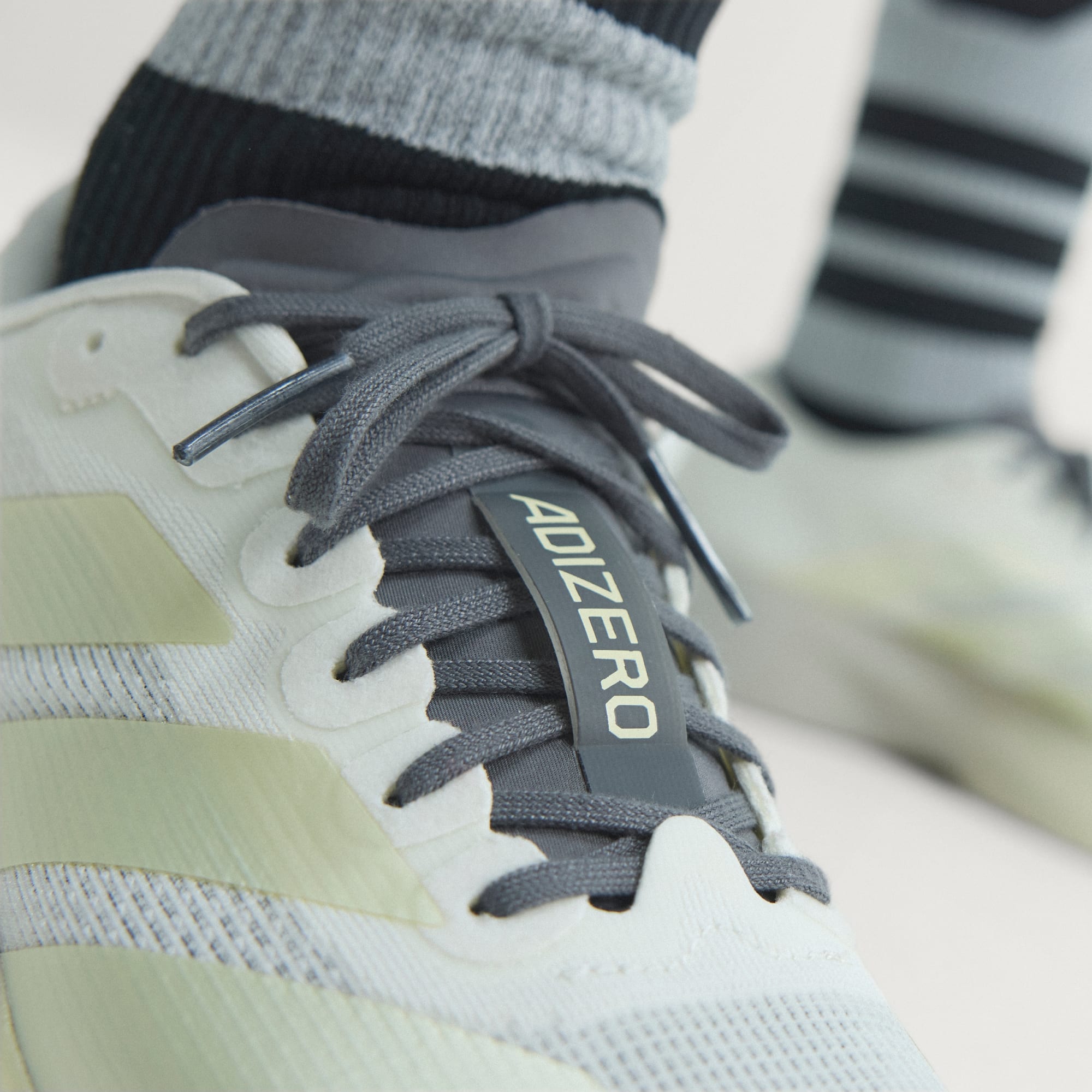 Adidas ქალის სპორტული ფეხსაცმელი