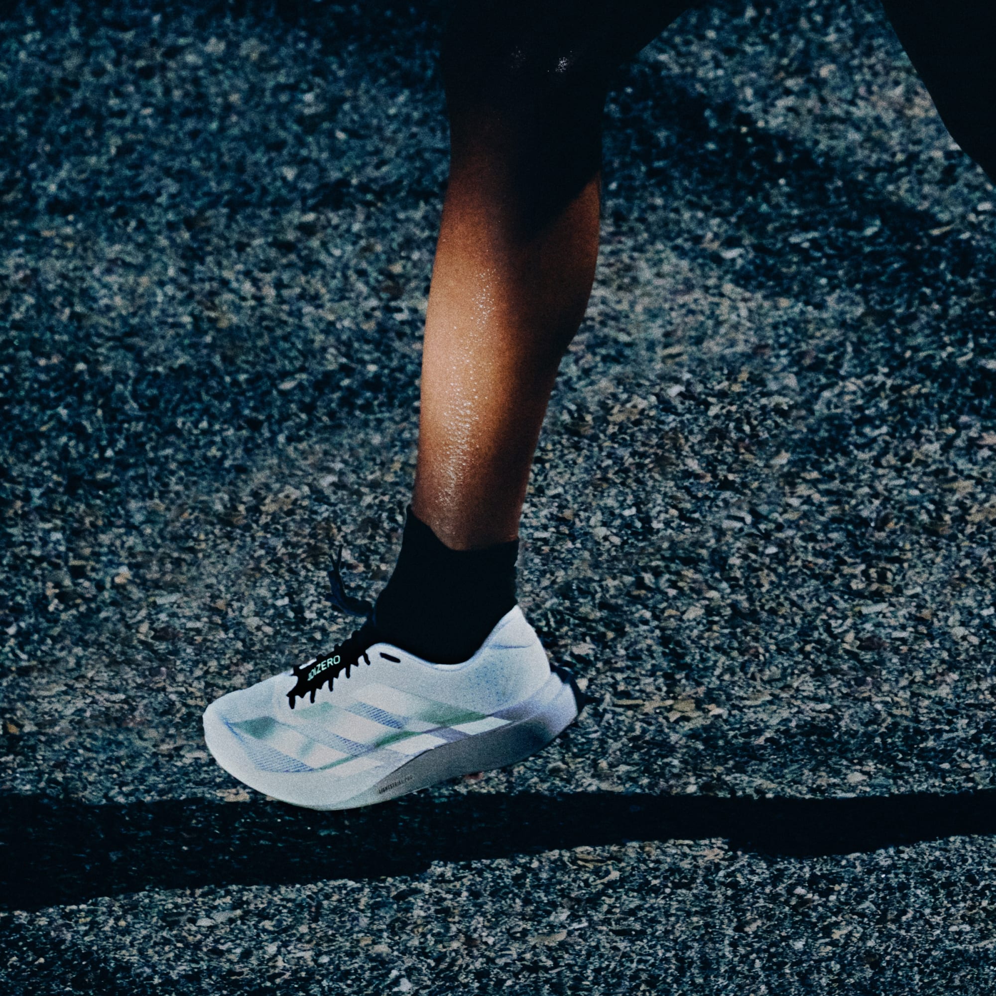 Adidas ქალის სპორტული ფეხსაცმელი