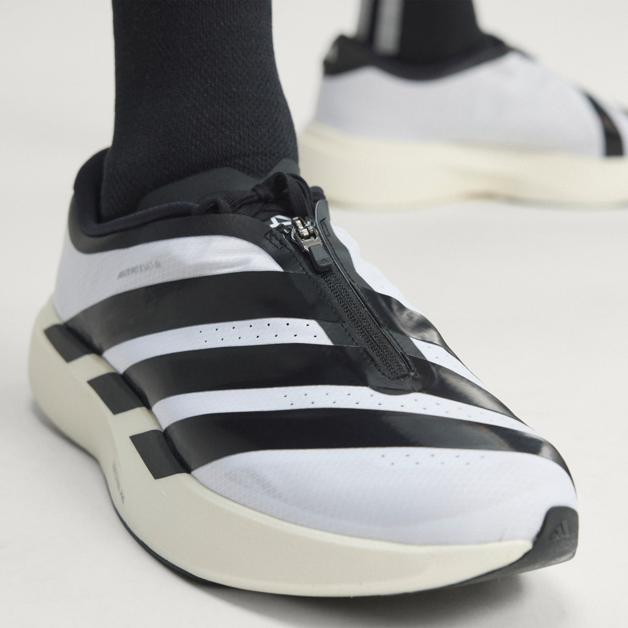 Adidas მამაკაცის სპორტული ფეხსაცმელი