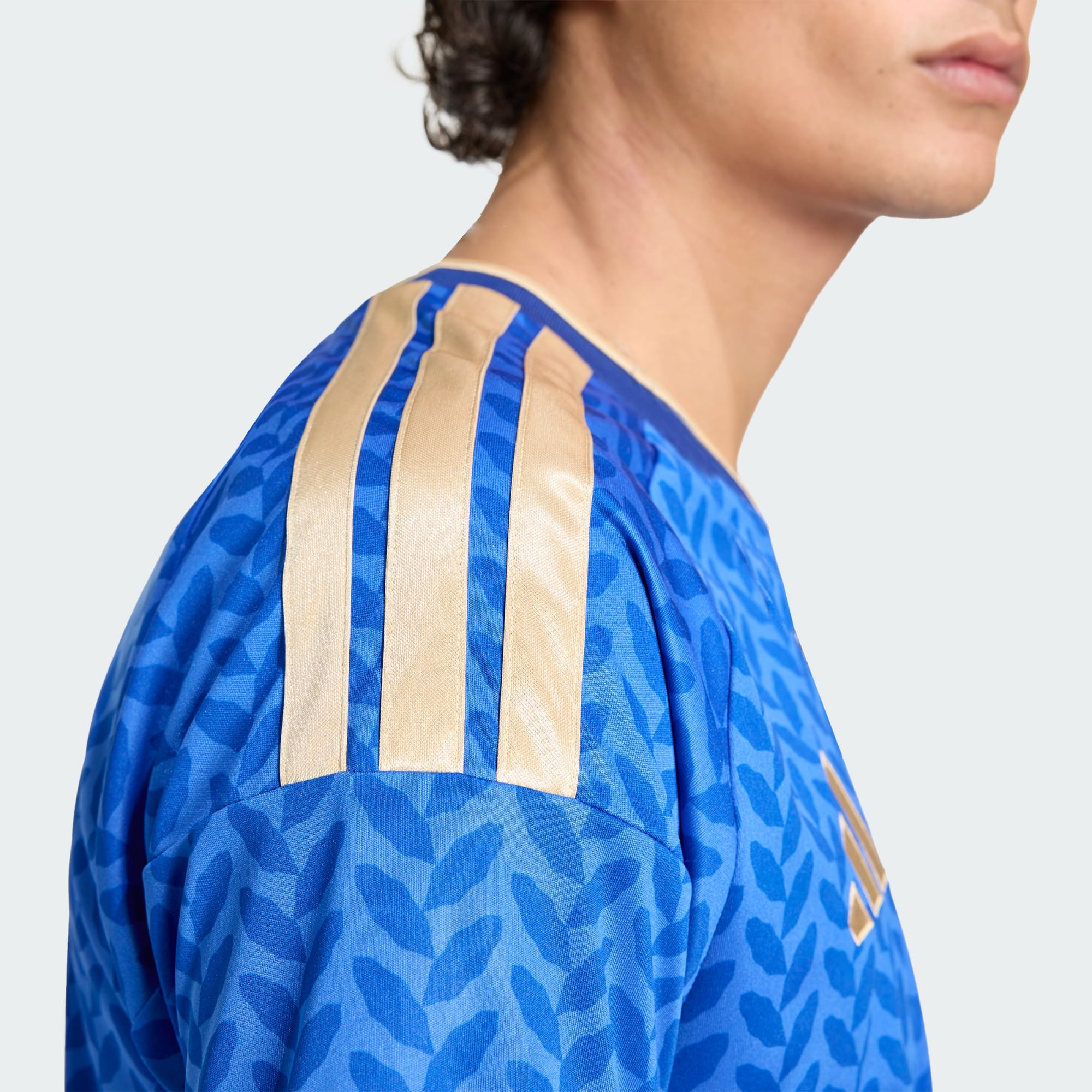 Adidas მამაკაცის მაისური