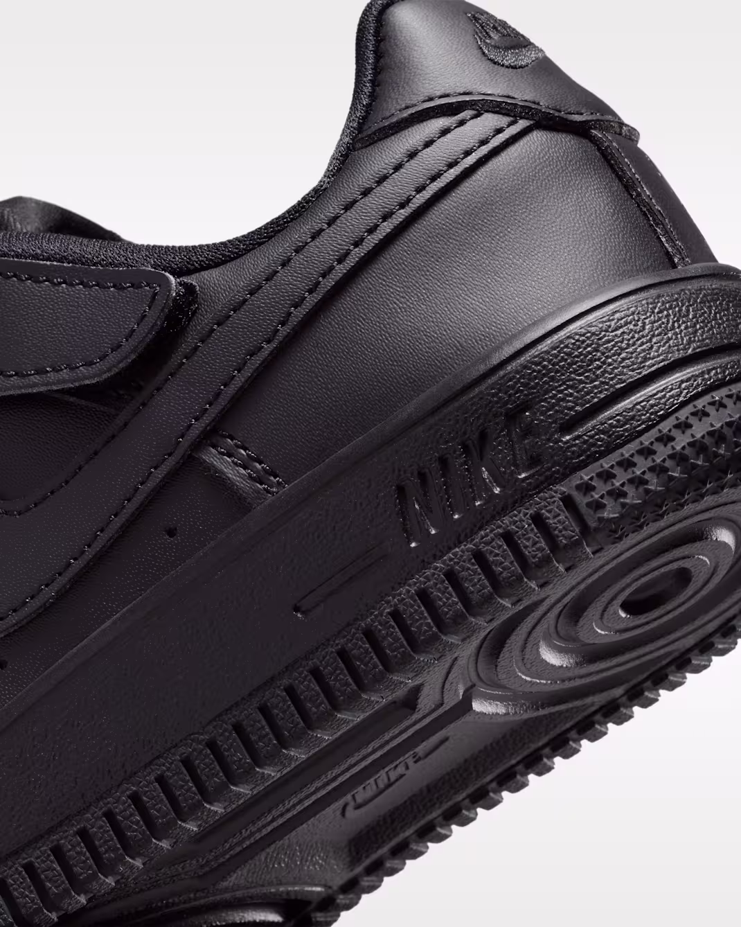 Nike ბავშვის სპორტული ფეხსაცმელი