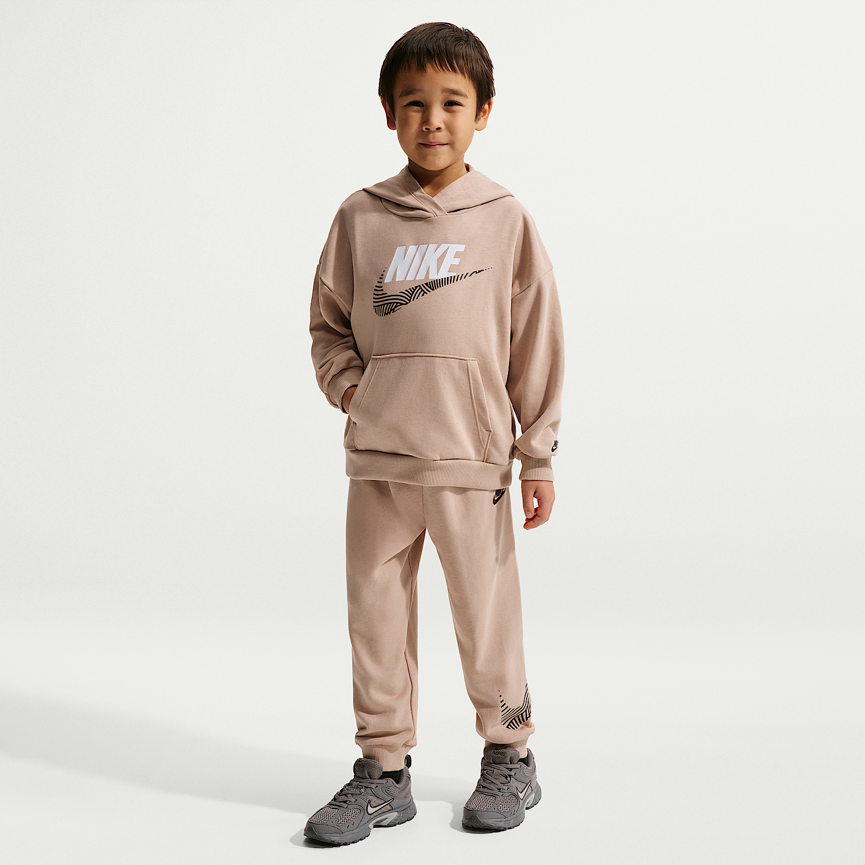 Nike ბავშვის სპორტული კომპლექტი