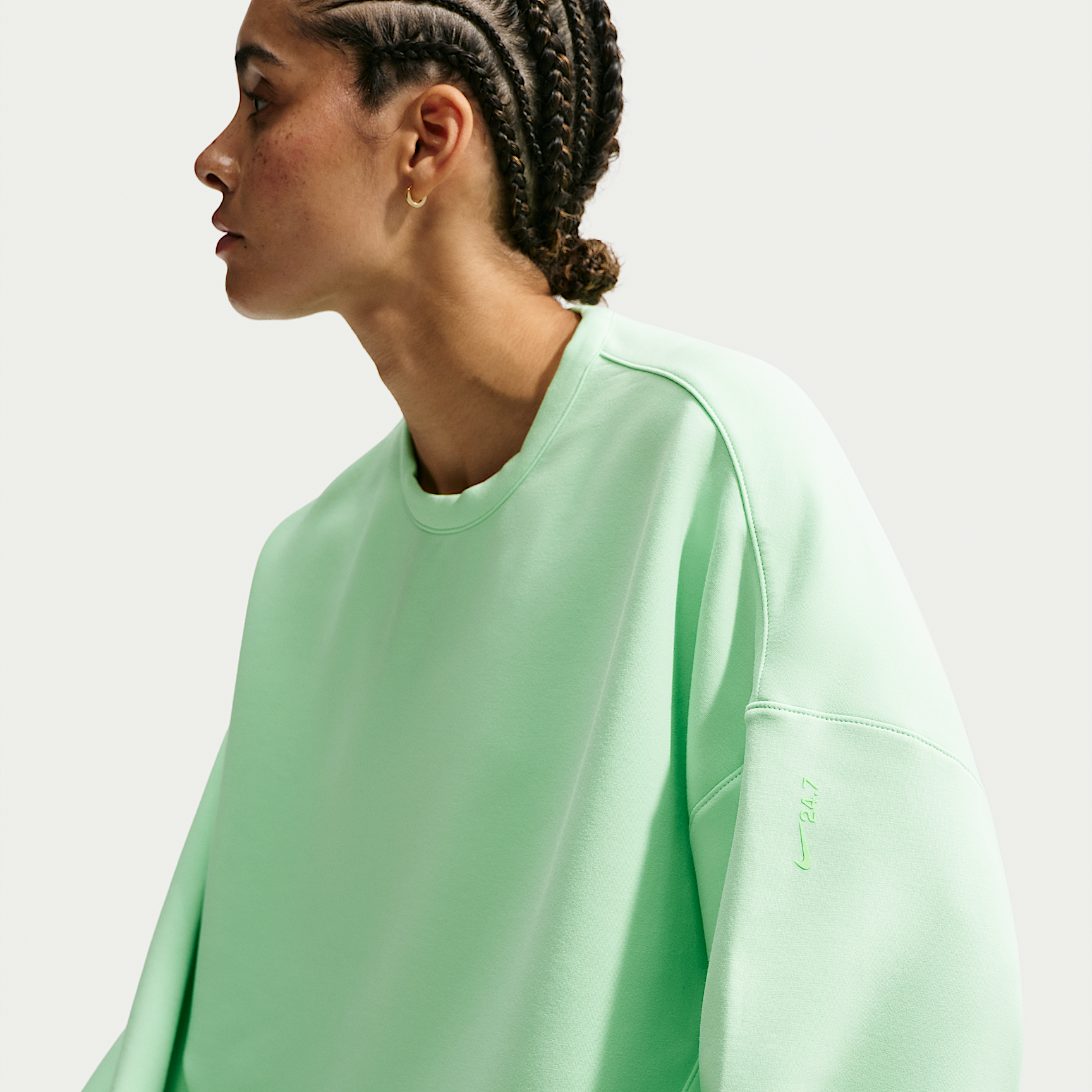Nike ქალის ჯემპრი