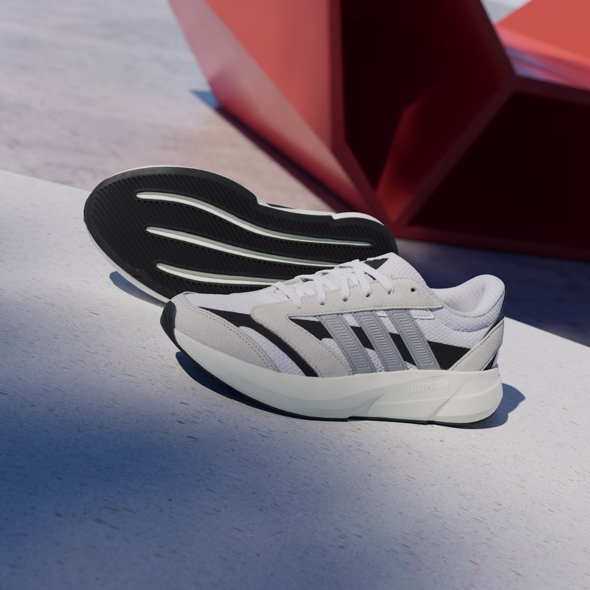 Adidas ქალის სპორტული ფეხსაცმელი
