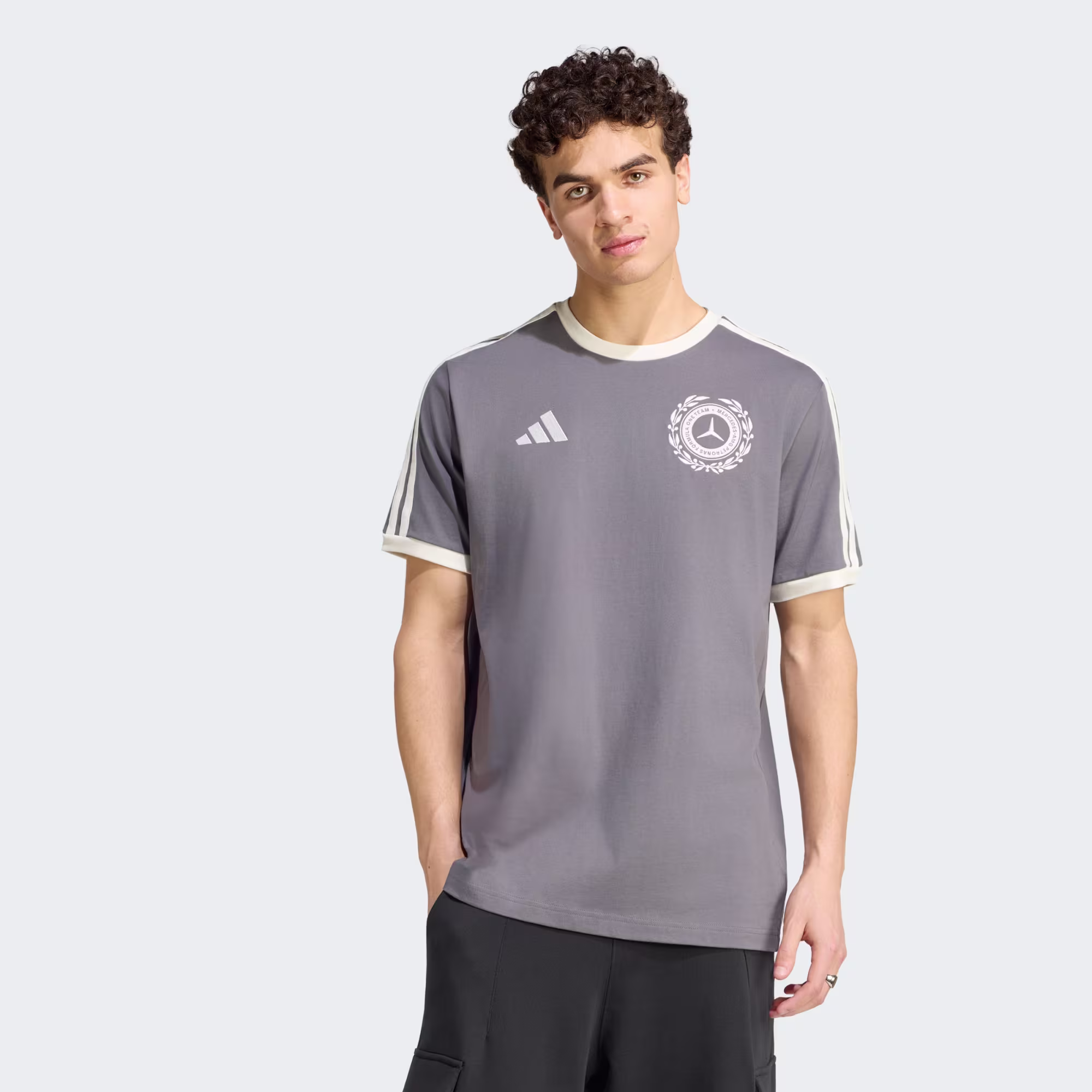 Adidas მამაკაცის მაისური