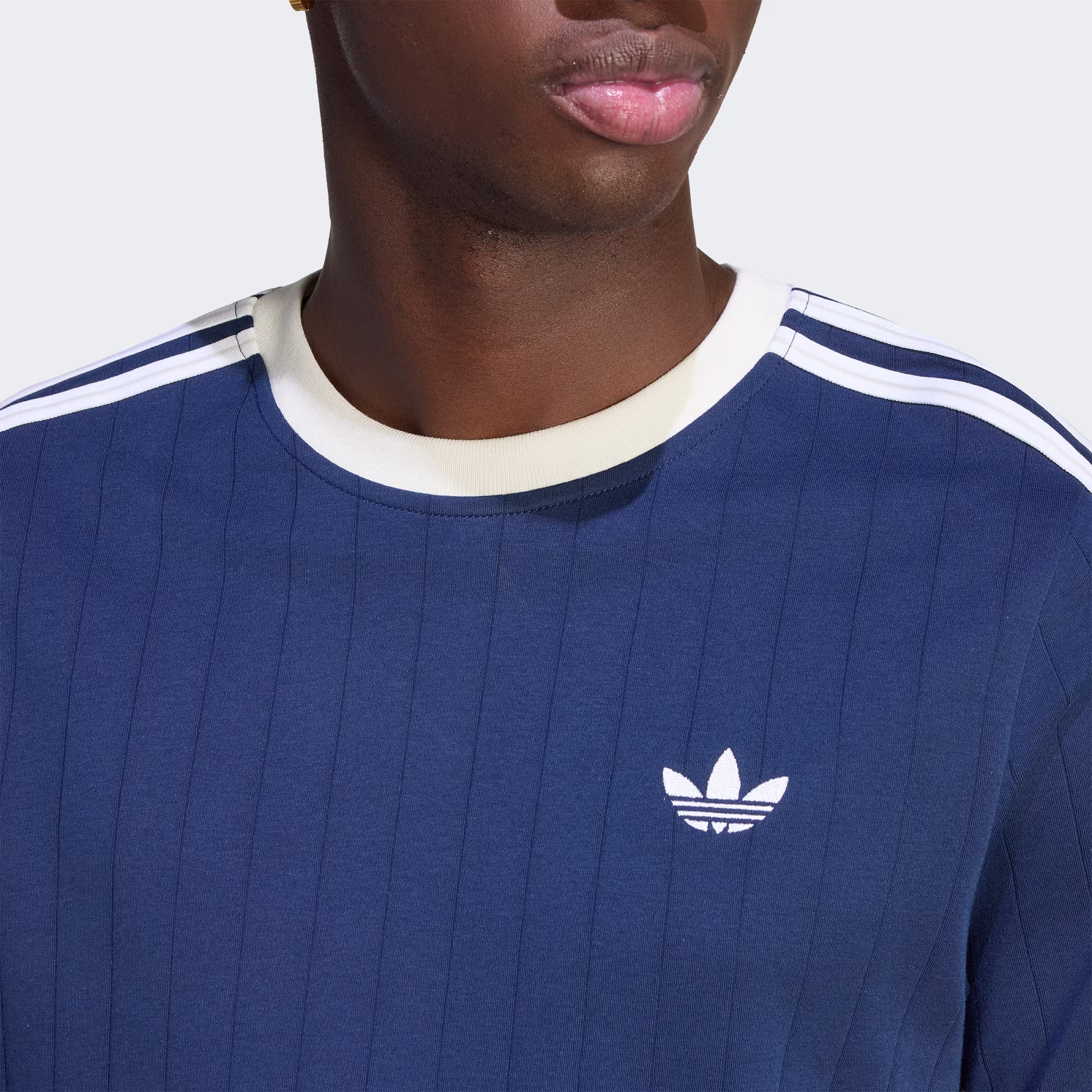Adidas მამაკაცის მაისური
