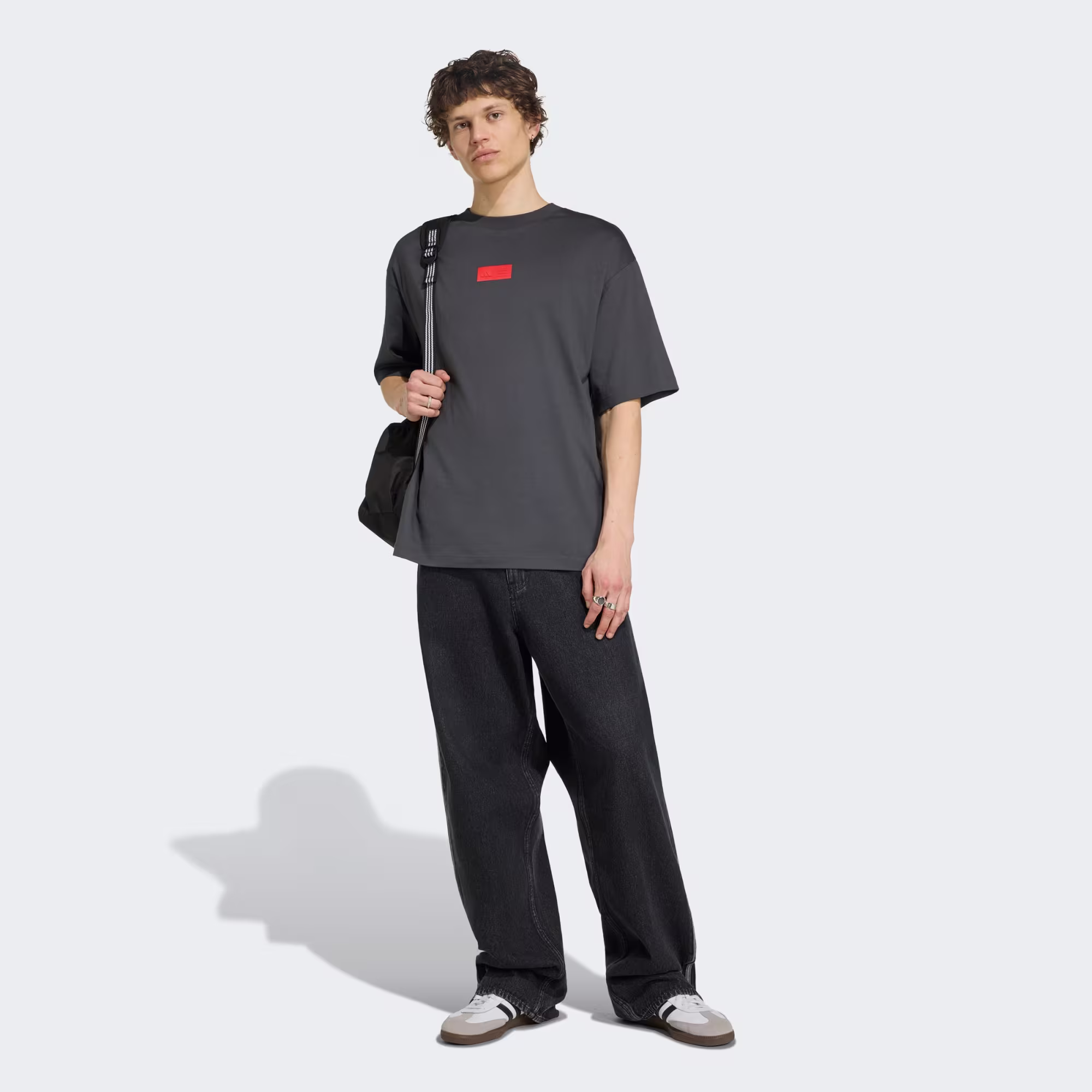 Adidas მამაკაცის მაისური
