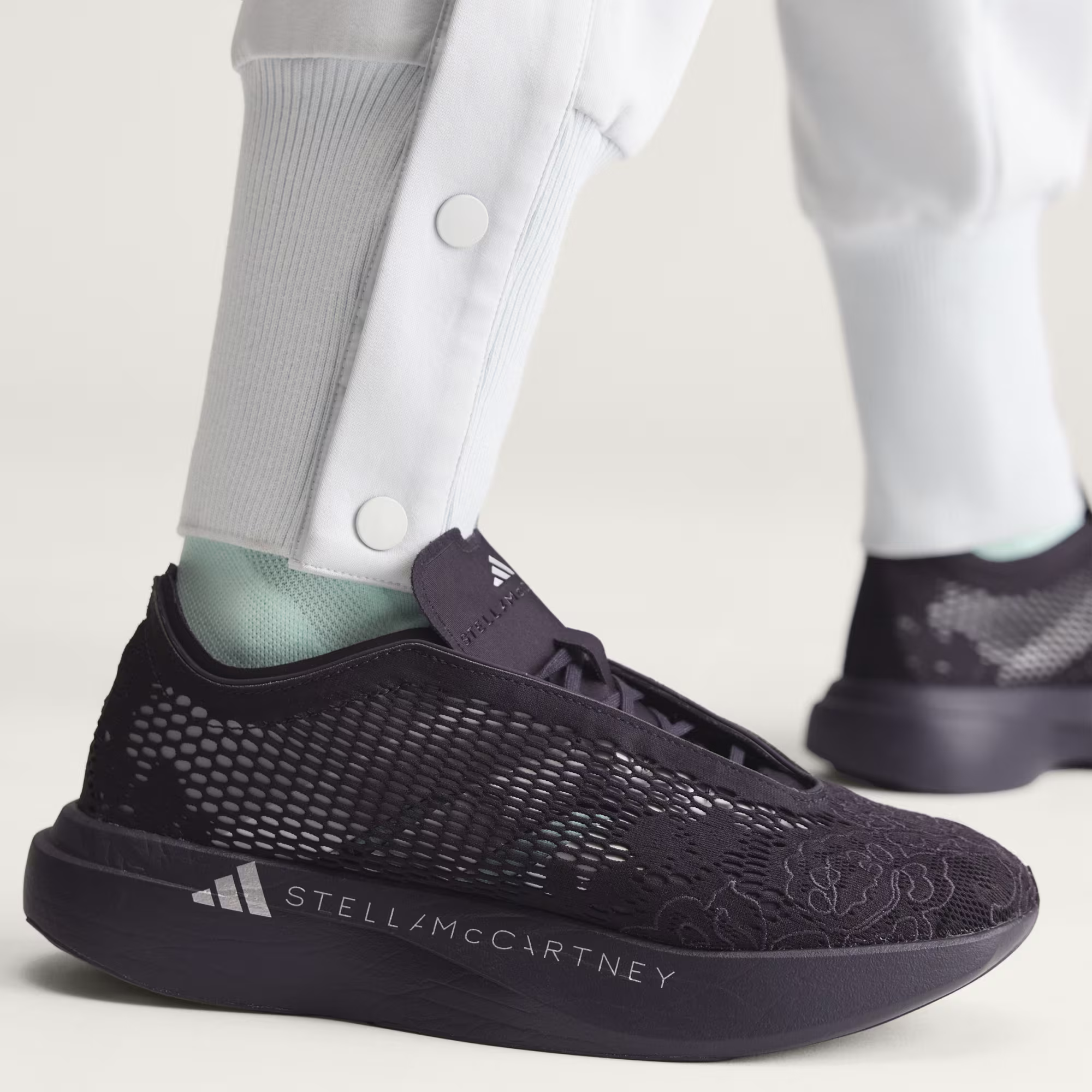 Adidas ქალის სპორტული ფეხსაცმელი