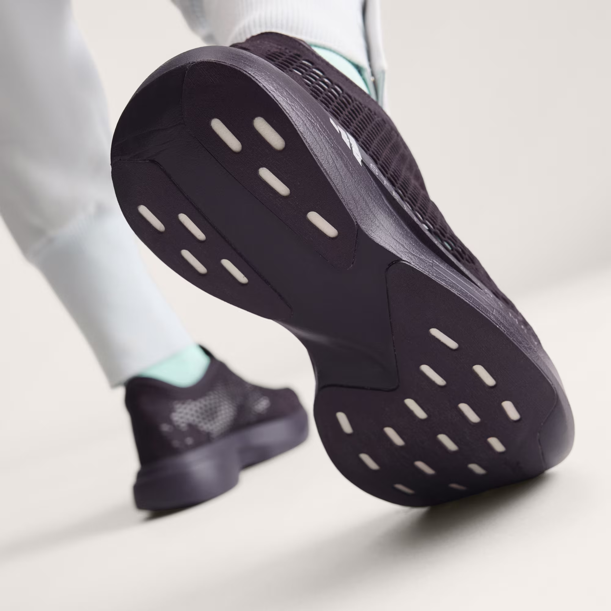 Adidas ქალის სპორტული ფეხსაცმელი