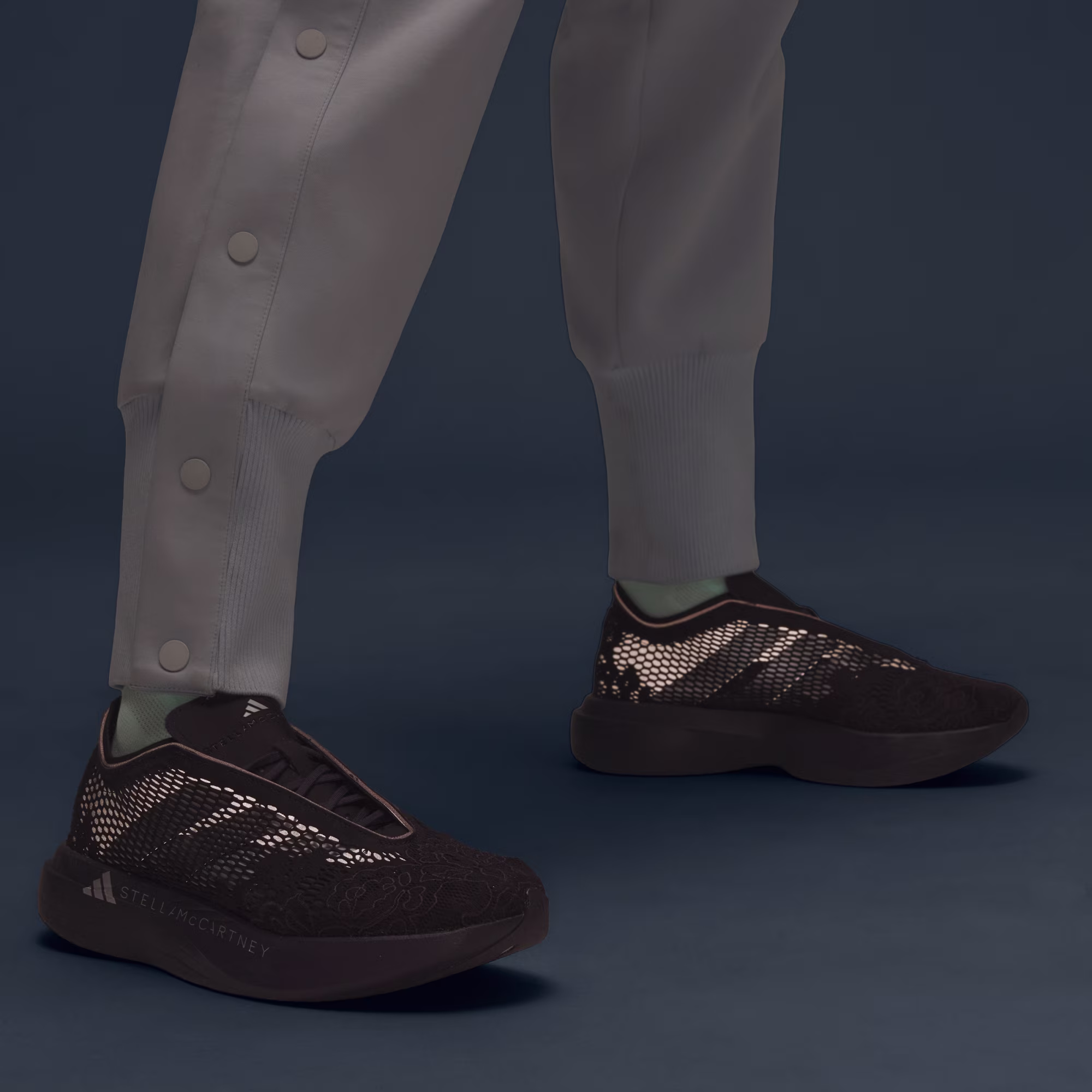 Adidas ქალის სპორტული ფეხსაცმელი