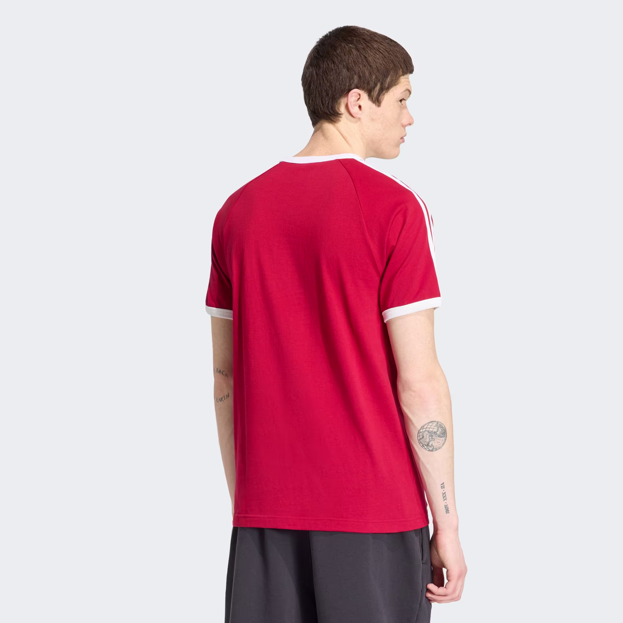 Adidas მამაკაცის მაისური
