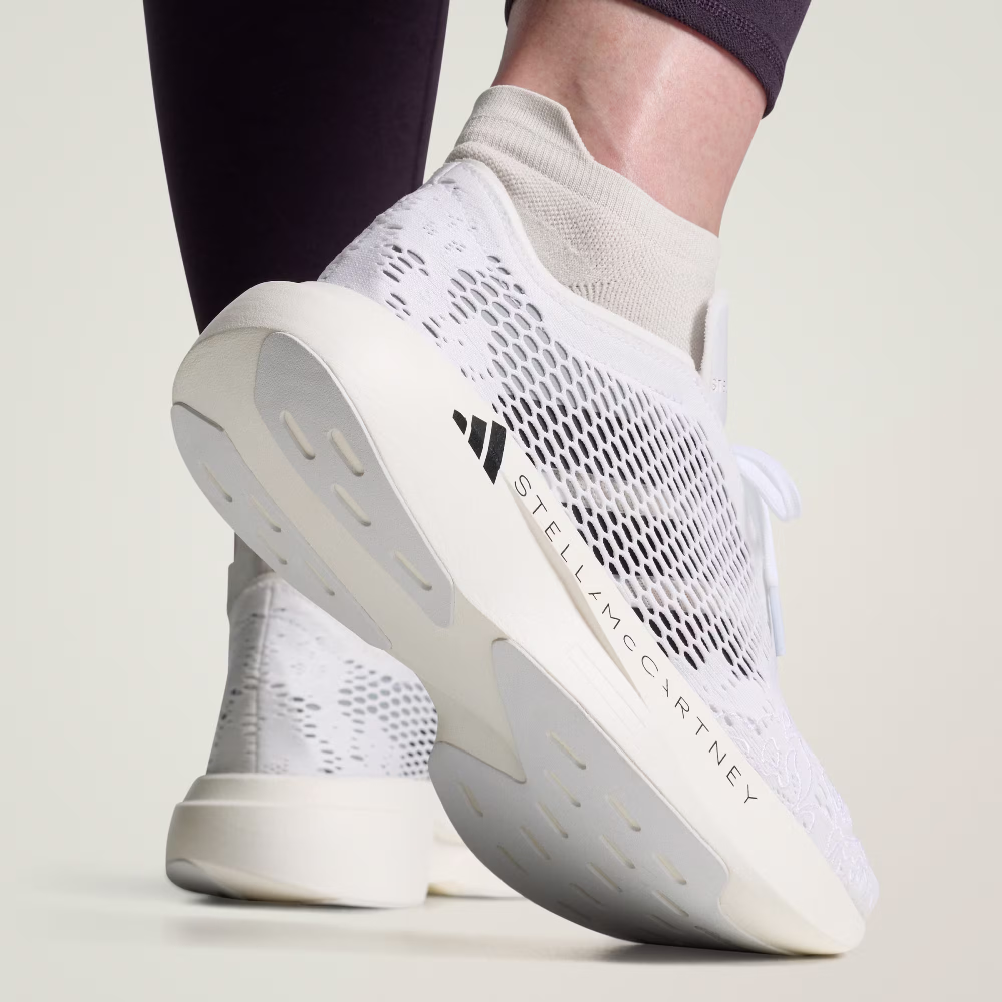 Adidas ქალის სპორტული ფეხსაცმელი