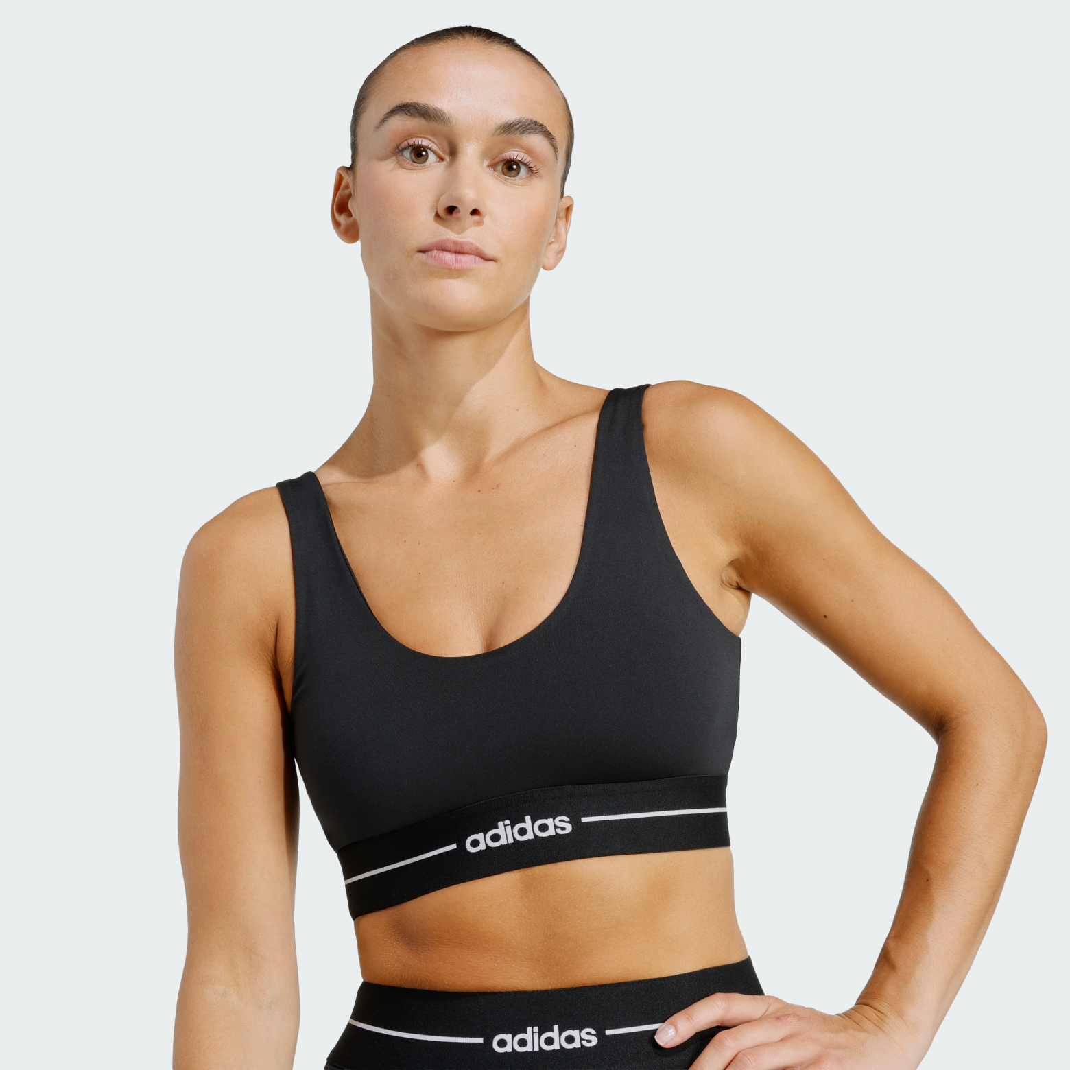 Adidas ქალის მაისური