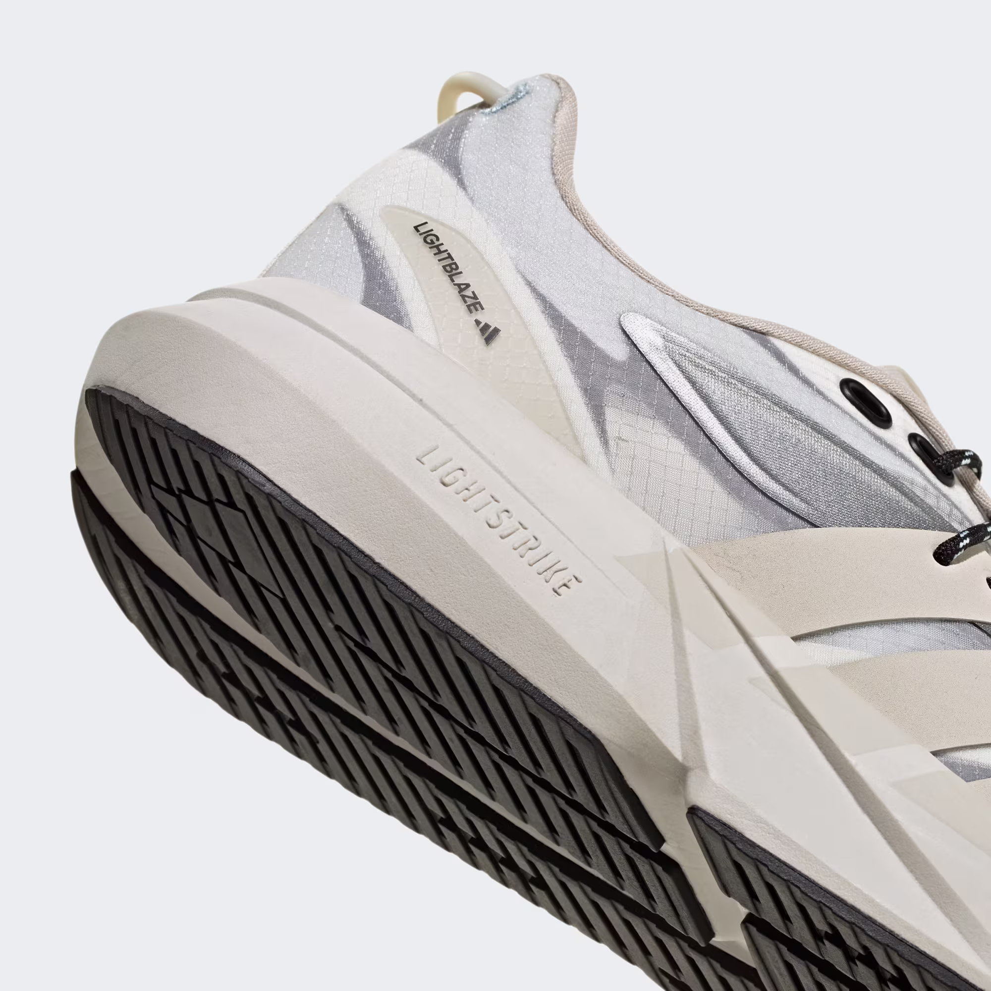 Adidas ქალის სპორტული ფეხსაცმელი