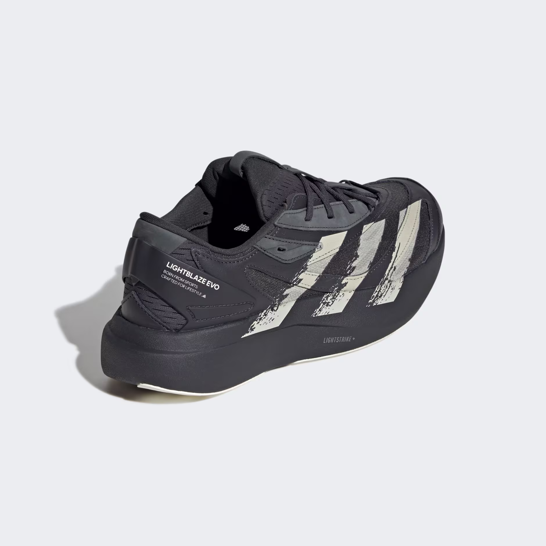 Adidas მამაკაცის სპორტული ფეხსაცმელი