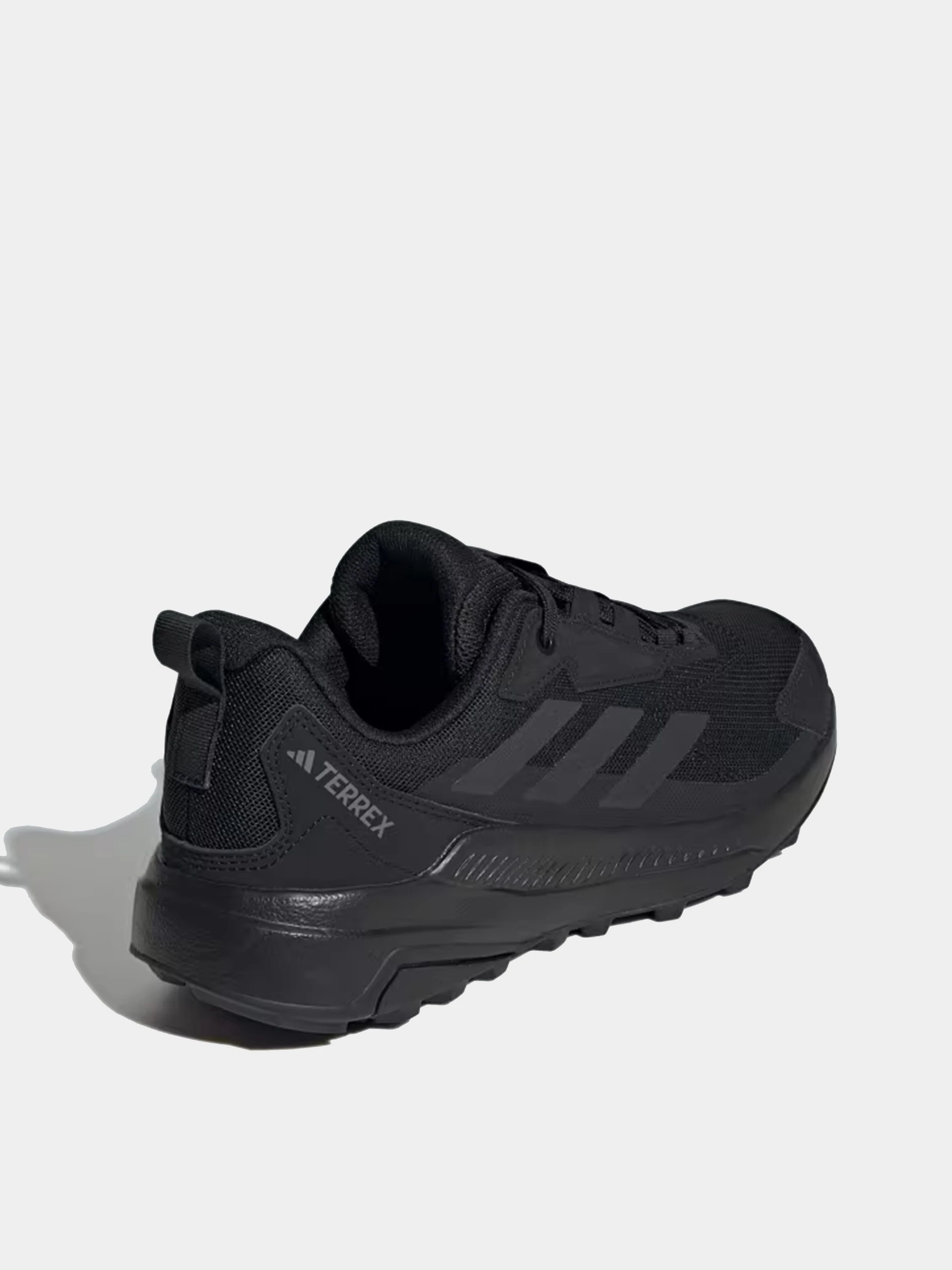 Adidas ქალის სპორტული ფეხსაცმელი
