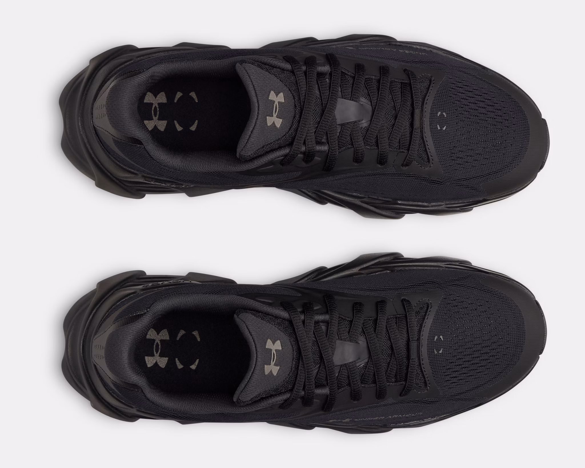 Under Armour მამაკაცის სპორტული ფეხსაცმელი