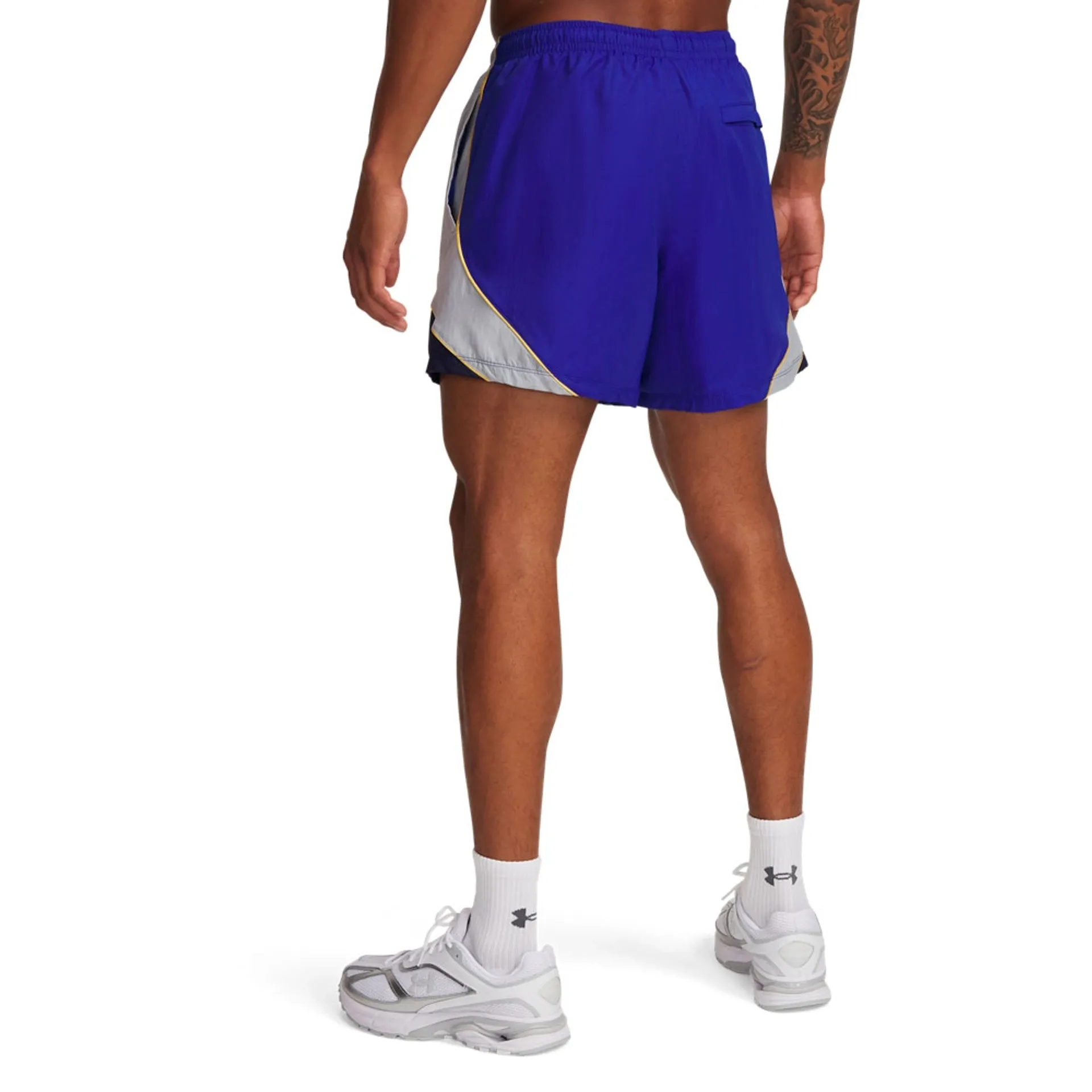 Under Armour მამაკაცის შორტი